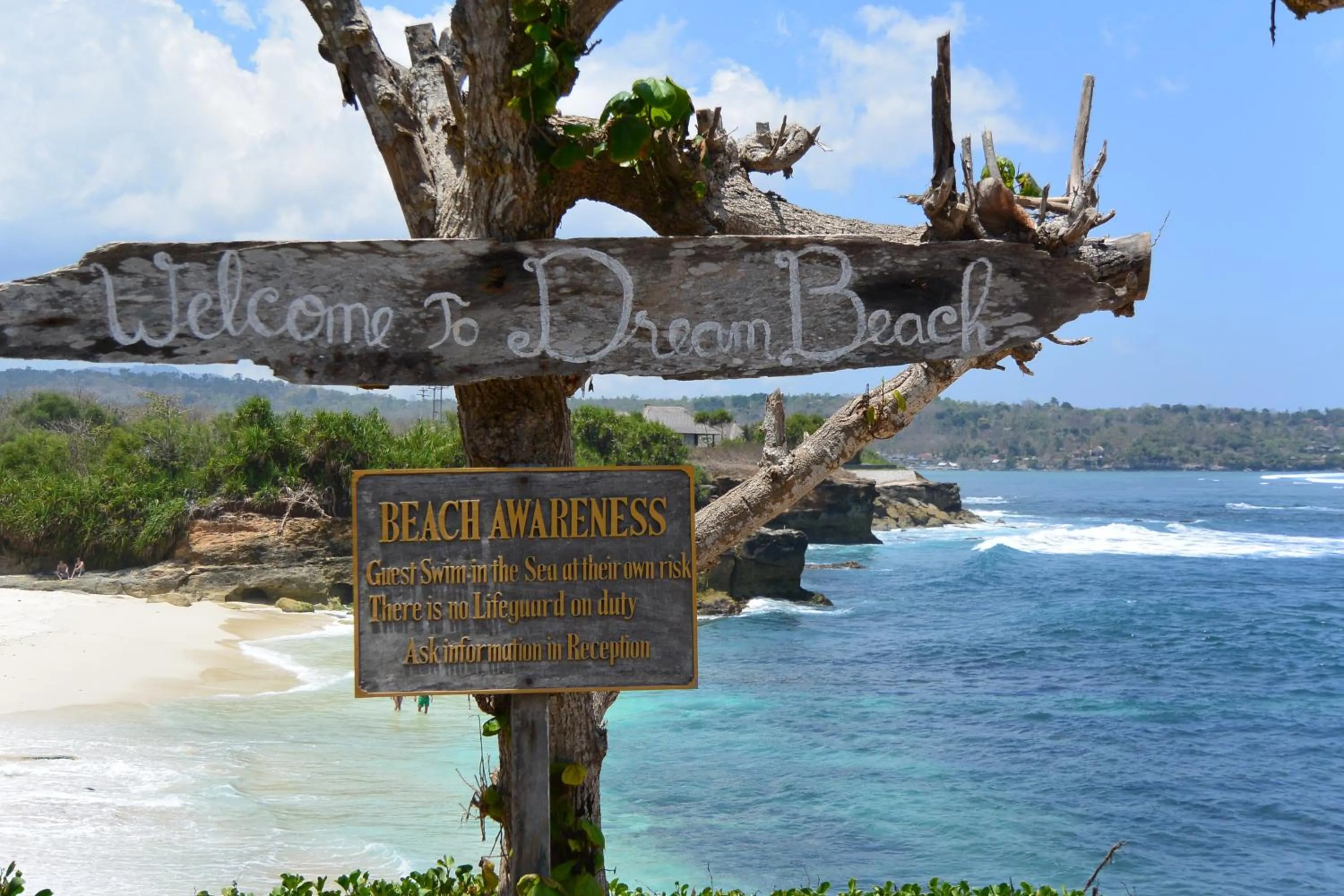 Beach in Lembongan Small Heaven Bungalow