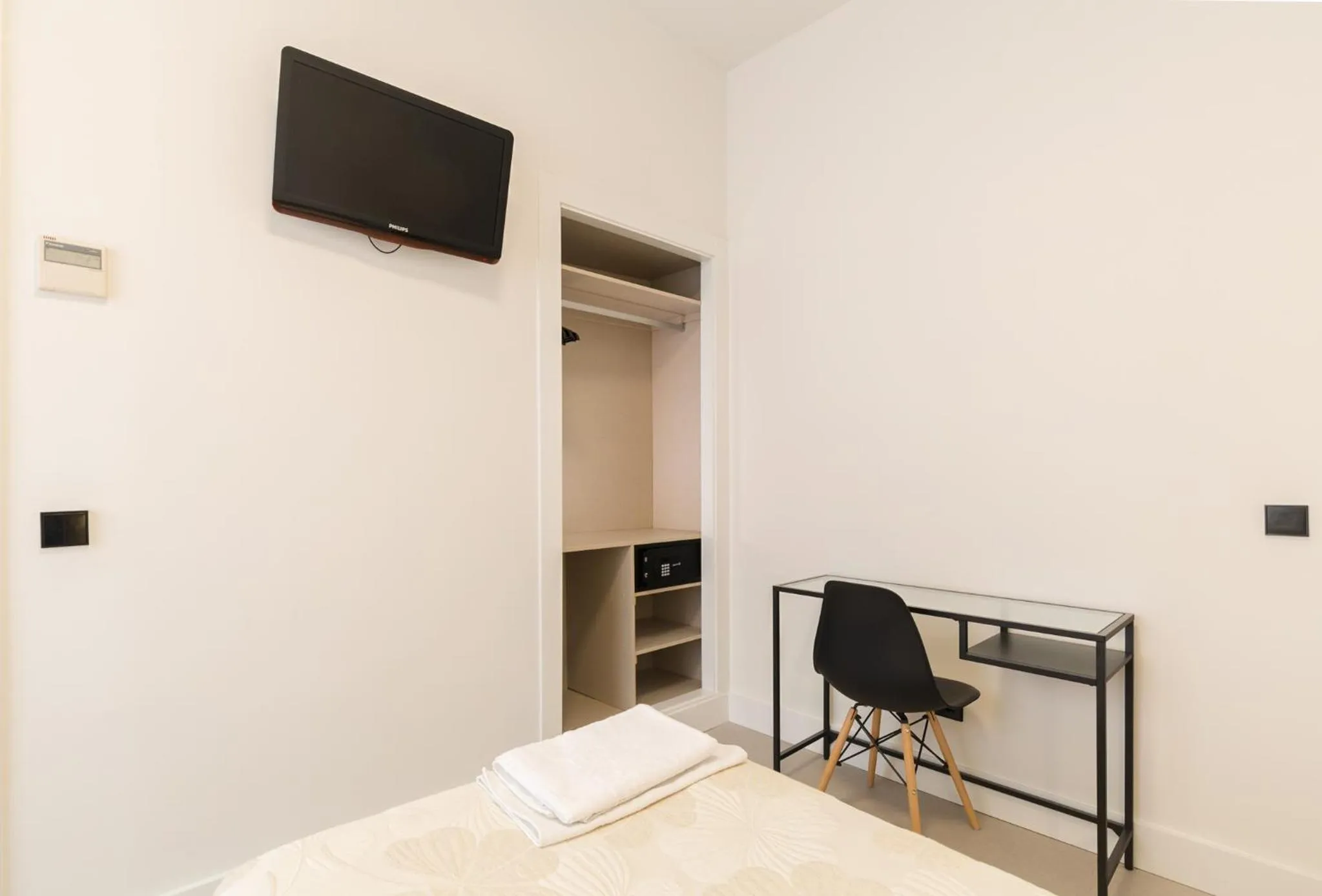 Bed in Hostal Excelsior