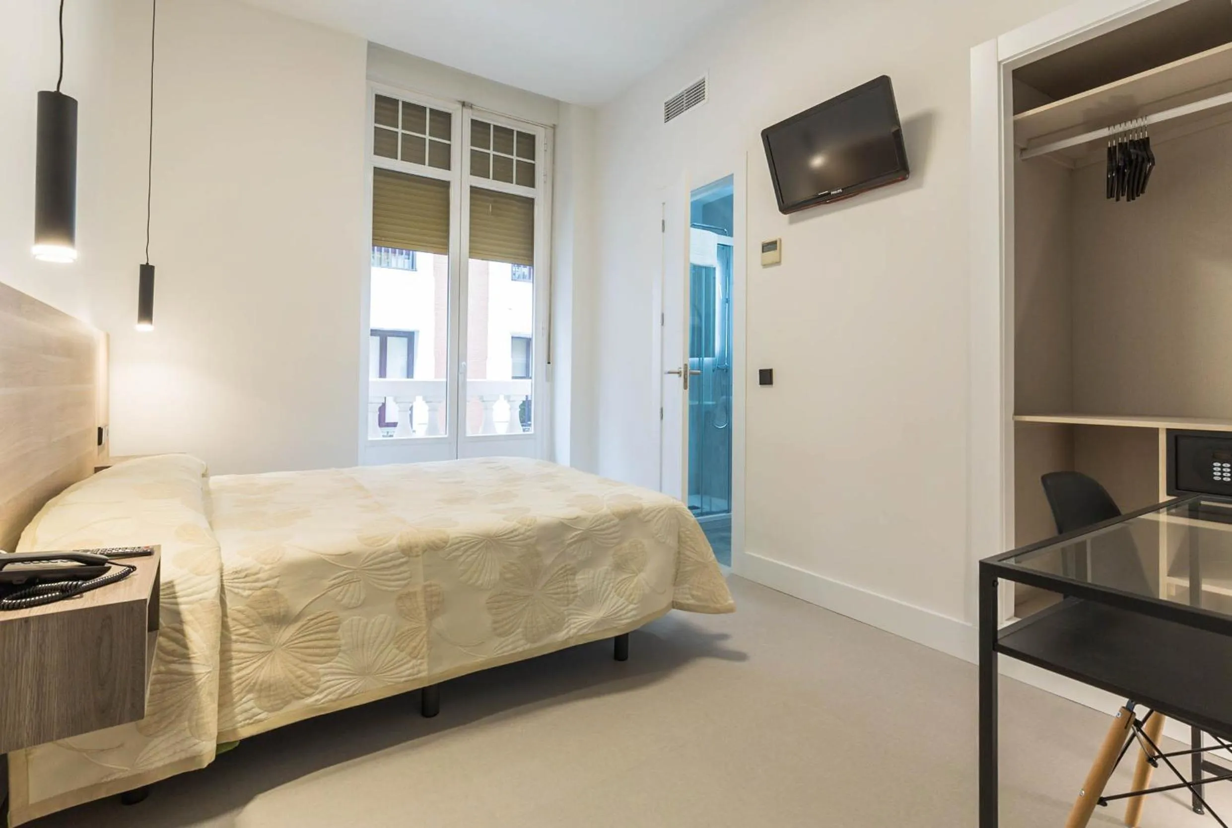 Bed in Hostal Excelsior