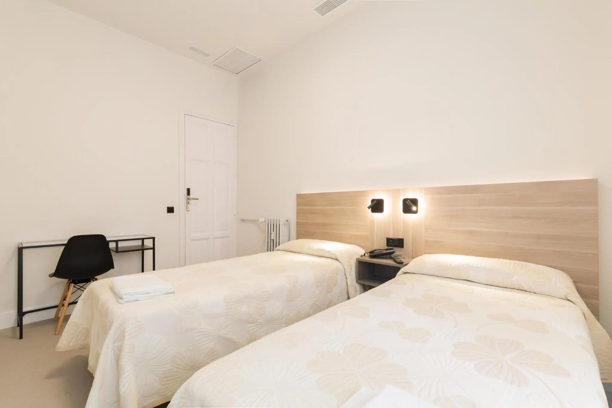 Bed in Hostal Excelsior