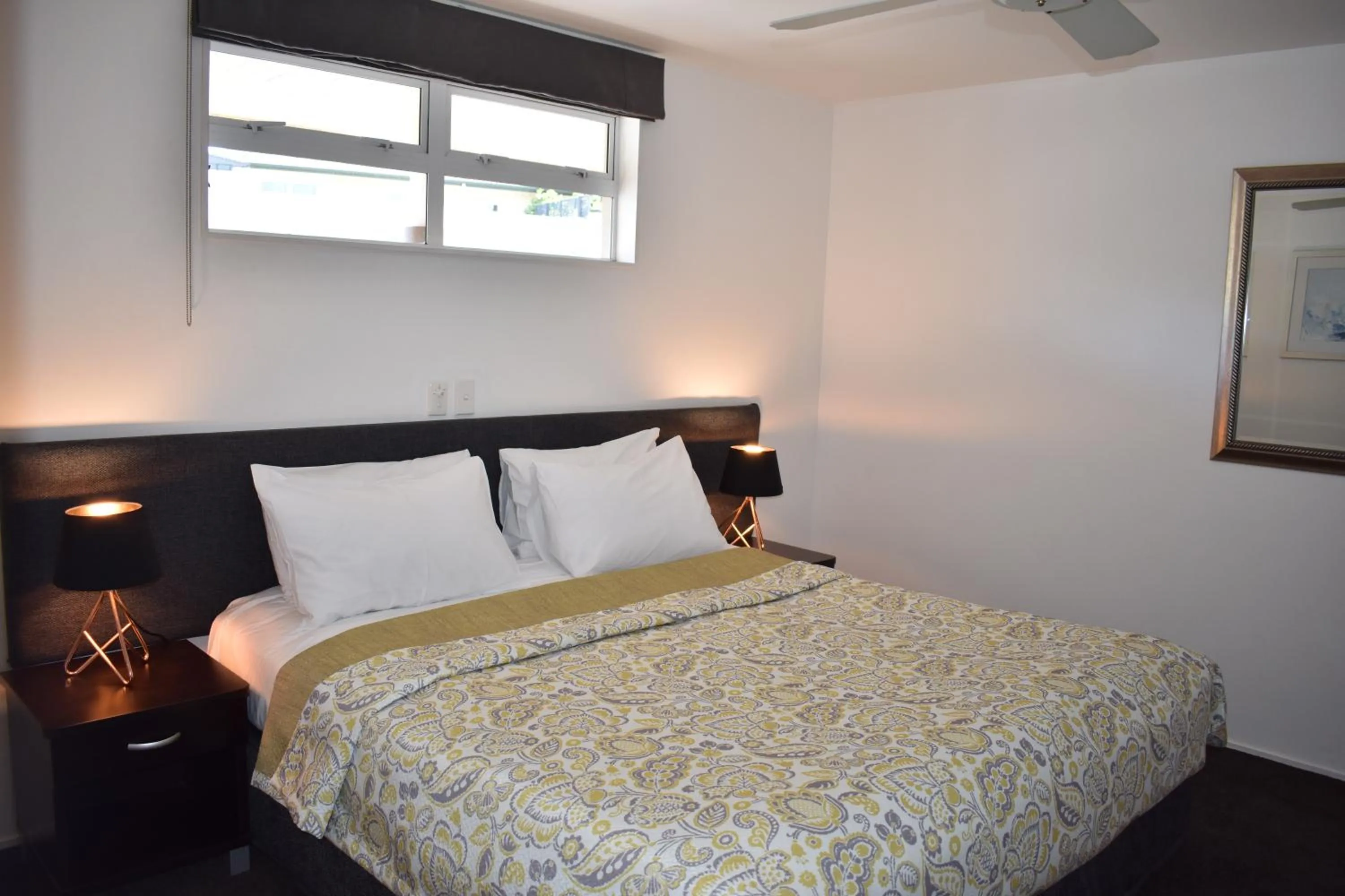 Bed in Baywatch Motor Inn