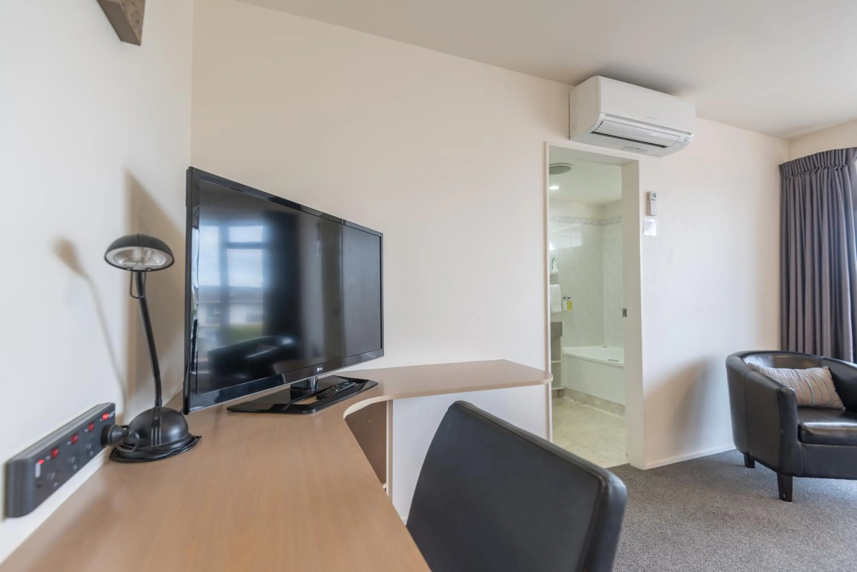 Living room in Baywatch Motor Inn