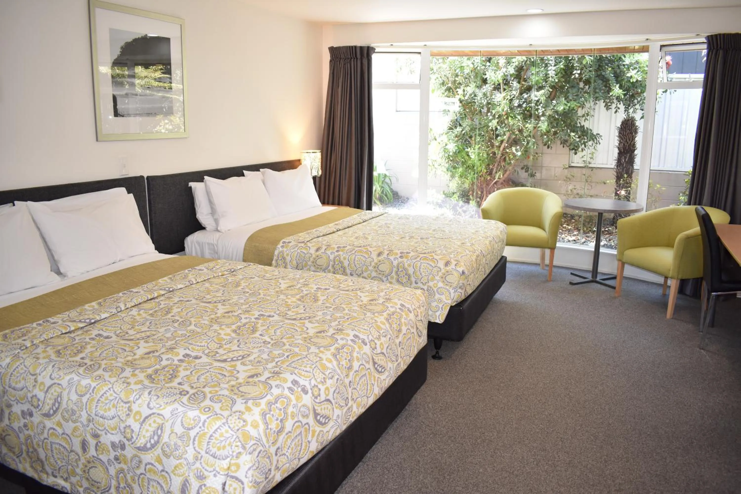 Photo of the whole room, Bed in Baywatch Motor Inn