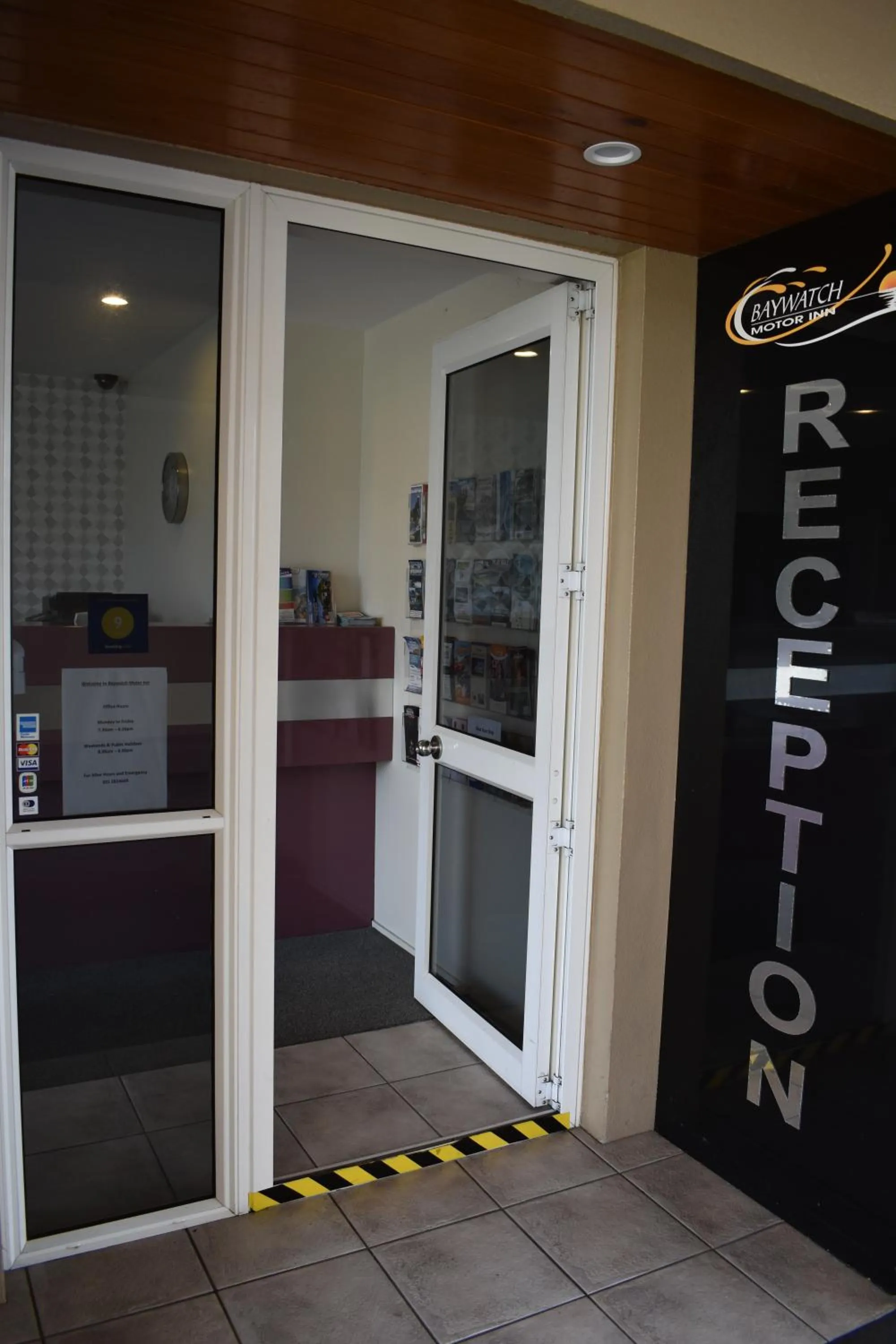 Facade/entrance in Baywatch Motor Inn