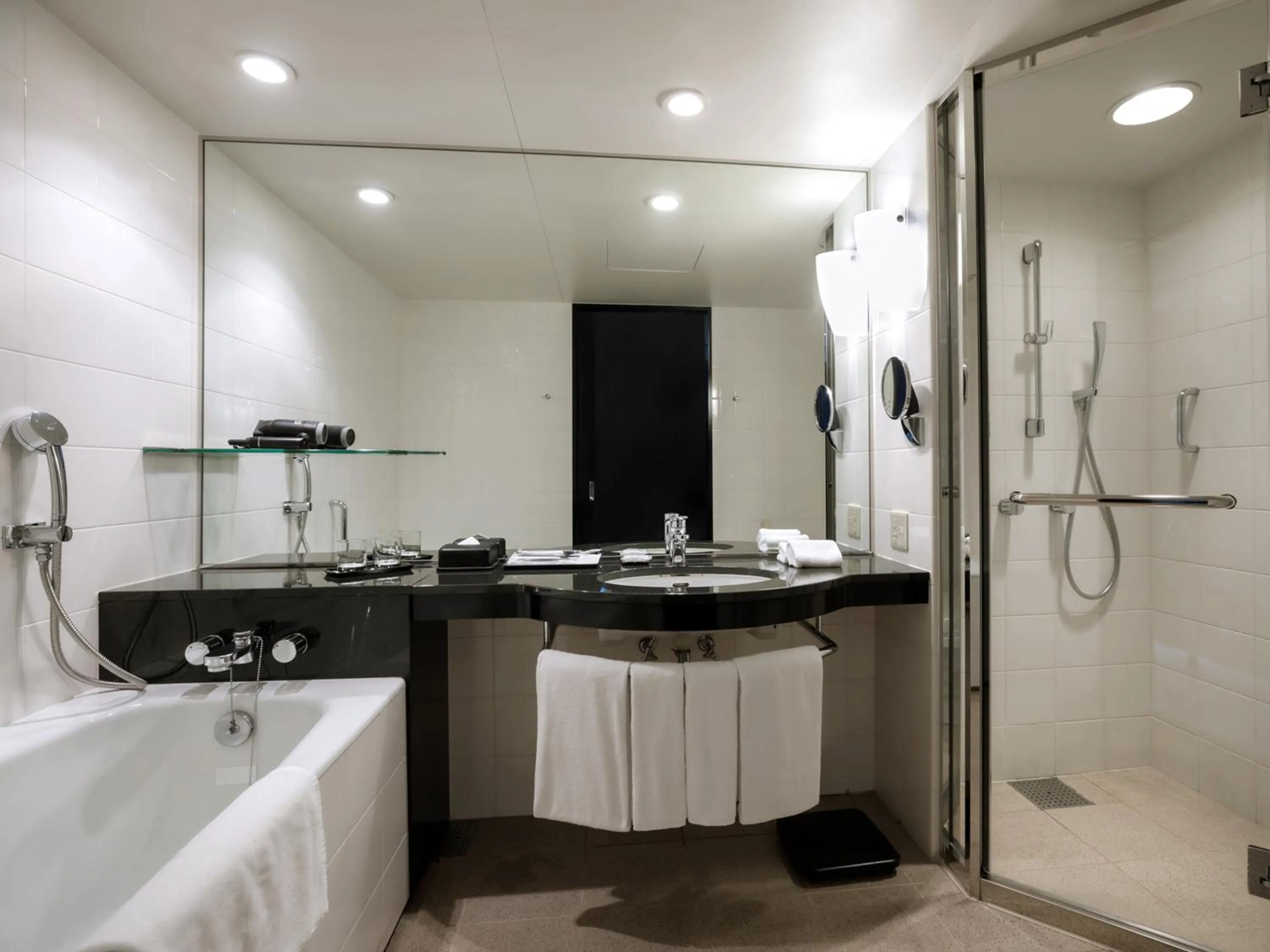 Toilet in Grand Prince Hotel Osaka Bay