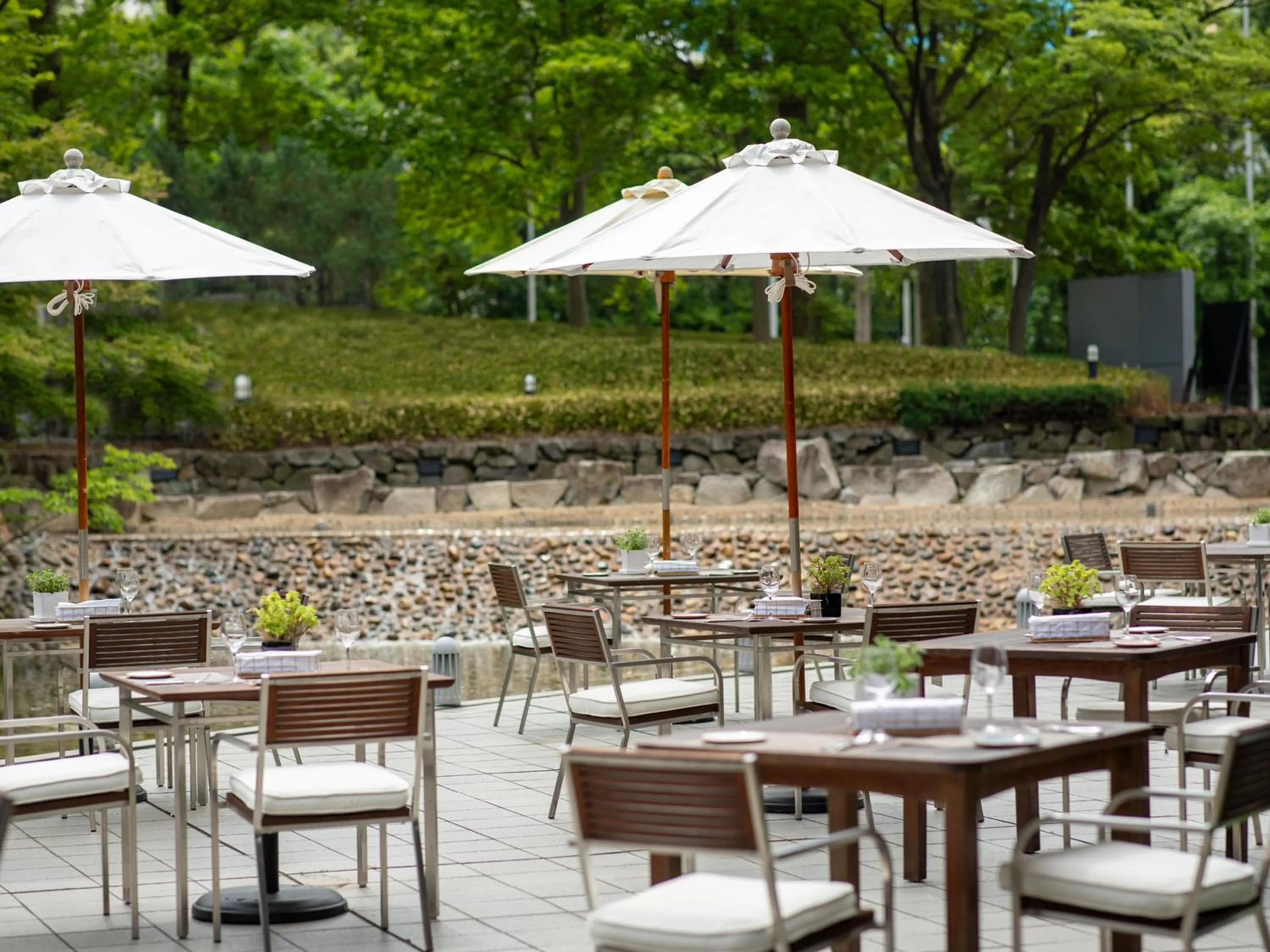 Restaurant/places to eat in Grand Prince Hotel Osaka Bay