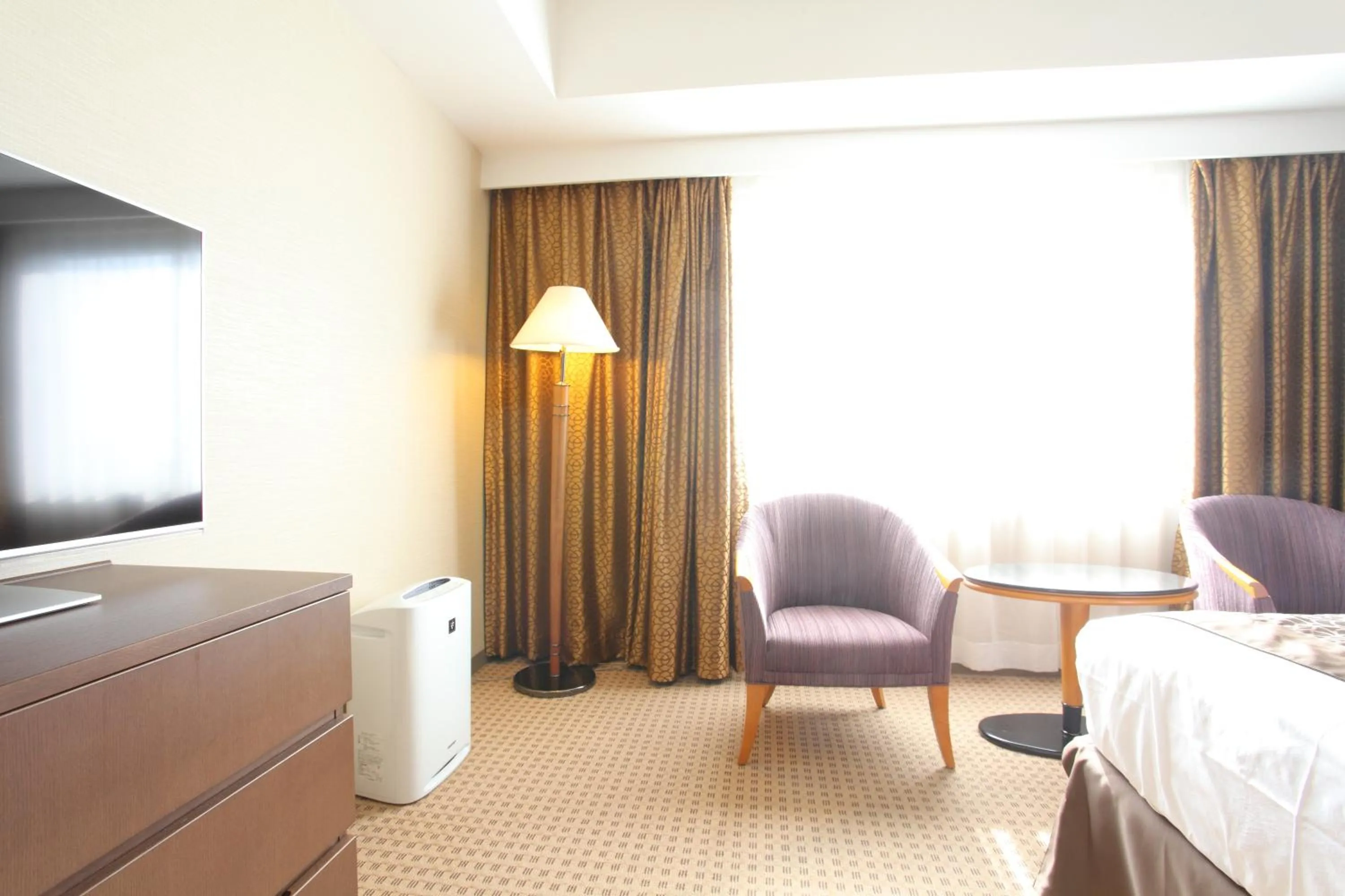 TV and multimedia, Bed in Hotel Metropolitan Nagano