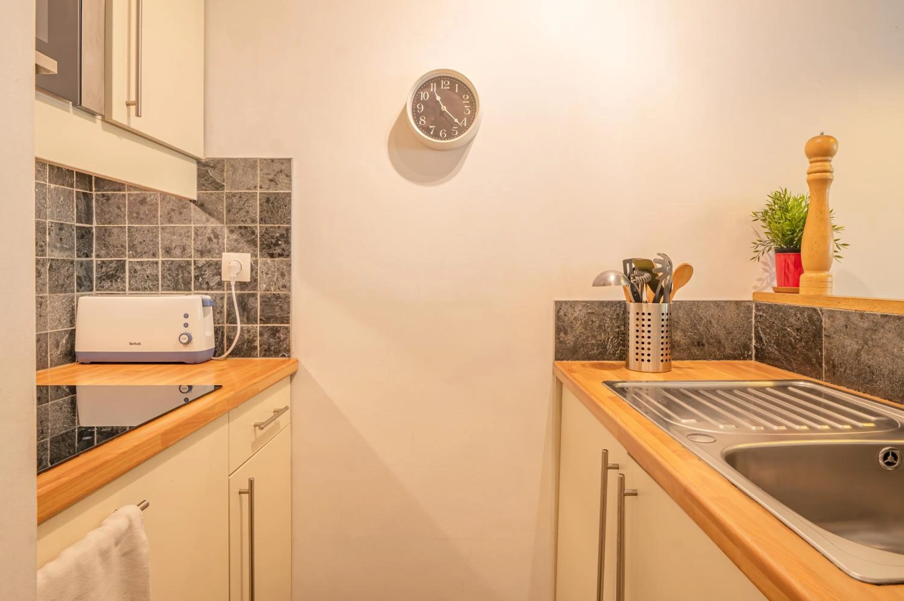 Kitchen or kitchenette in Apartment Grepon 3A - A Central Chamonix Haven