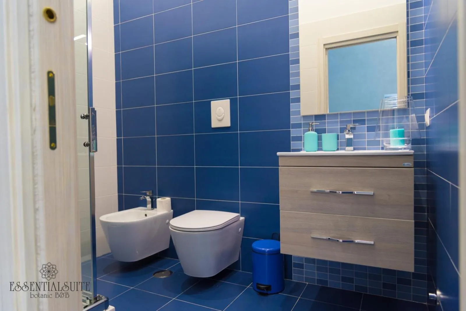 Shower in Essential Suite B&B Botanic