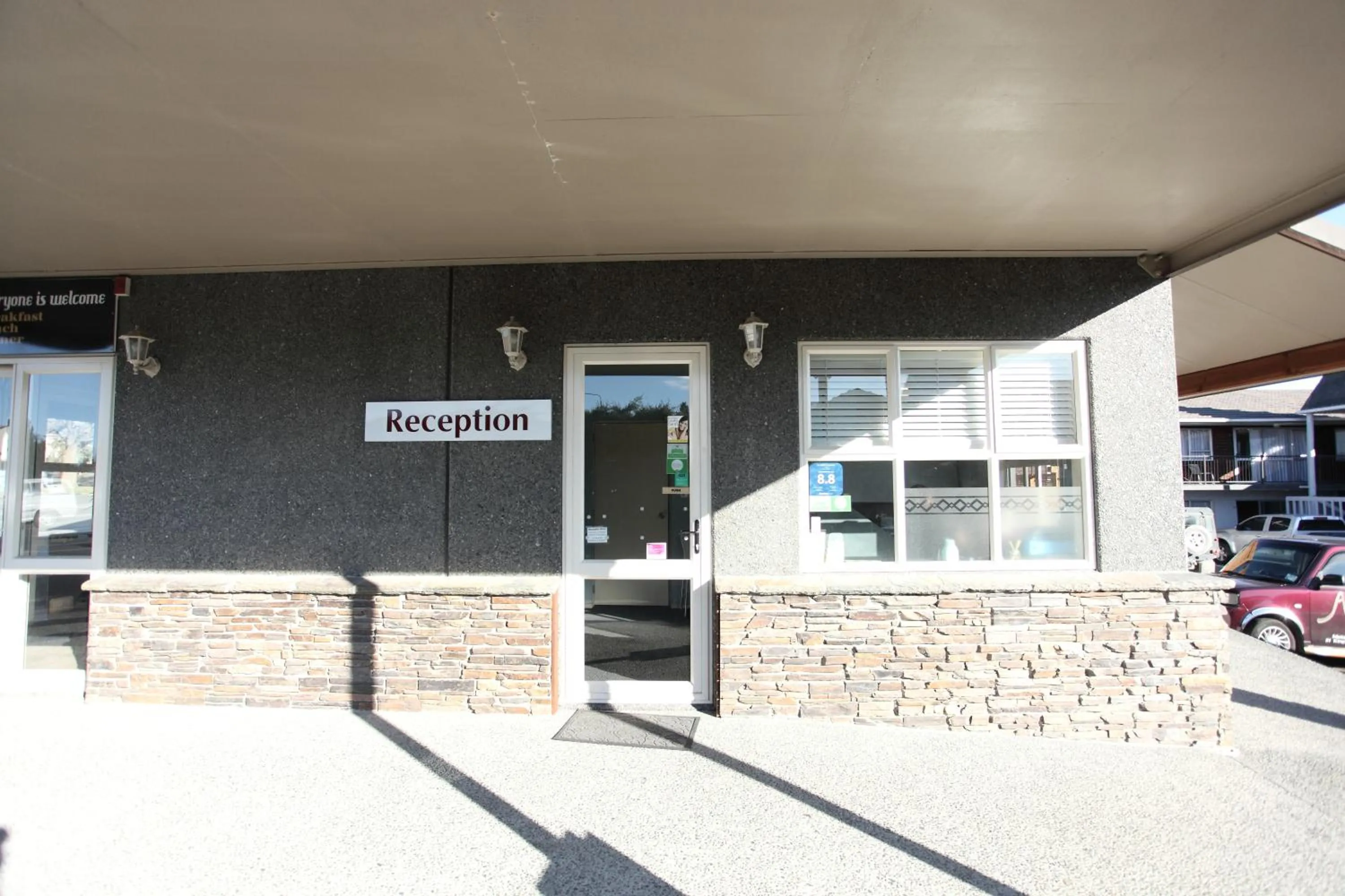 Facade/entrance in Aspen on King