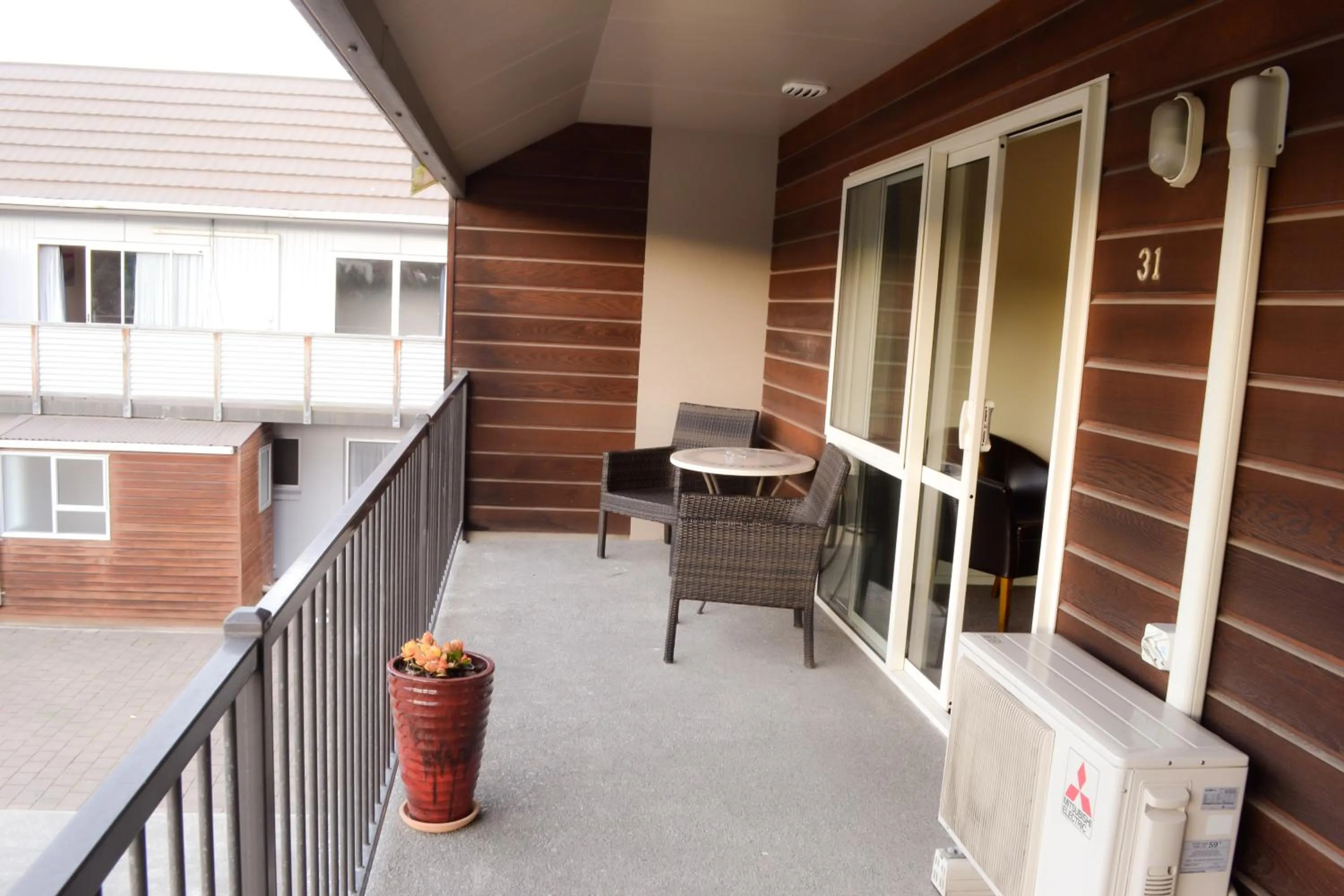 Patio in Aspen on King