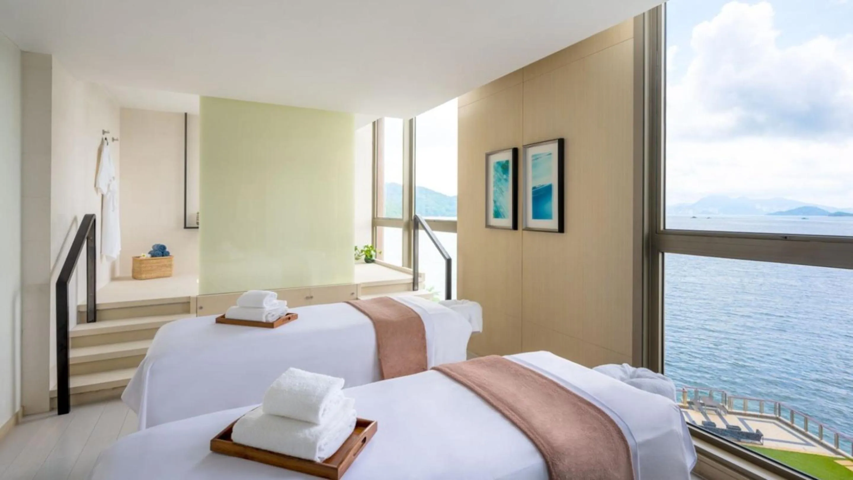 Spa and wellness centre/facilities, Bed in Auberge Discovery Bay Hong Kong