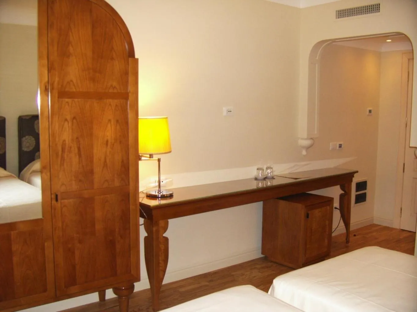 Decorative detail, Bed in Hotel Certosa