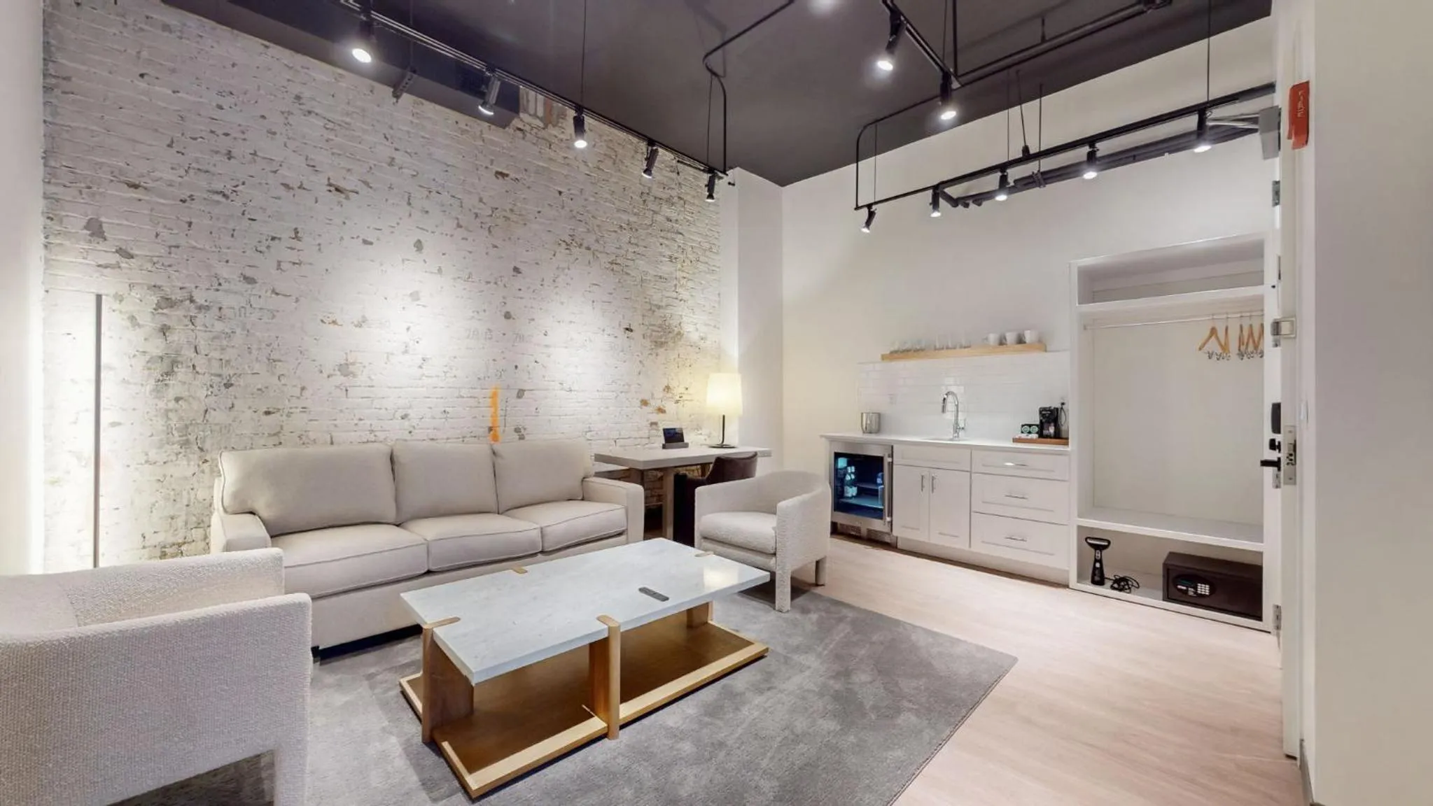 Living room, Bed in Studio 154 Hotel