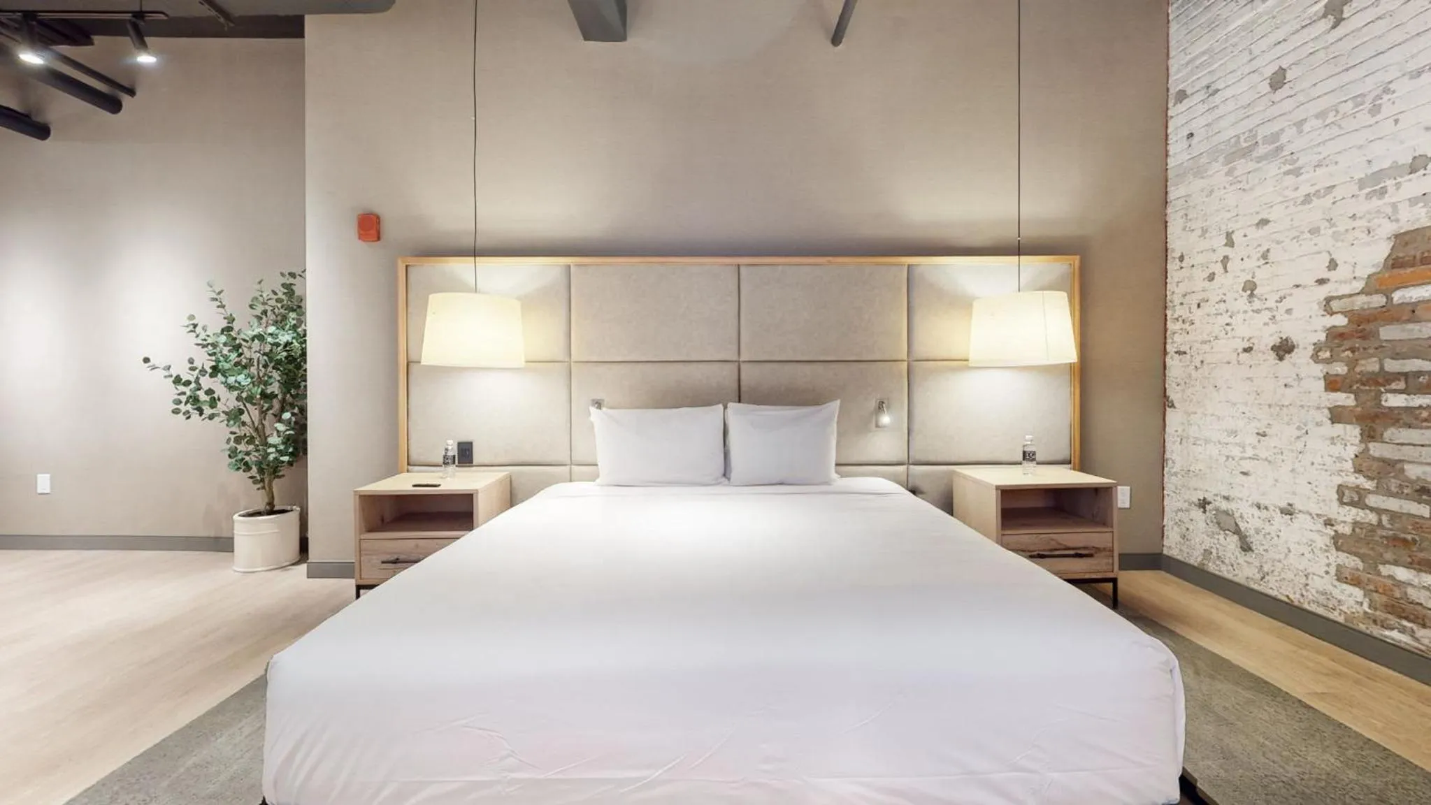 Bed in Studio 154 Hotel