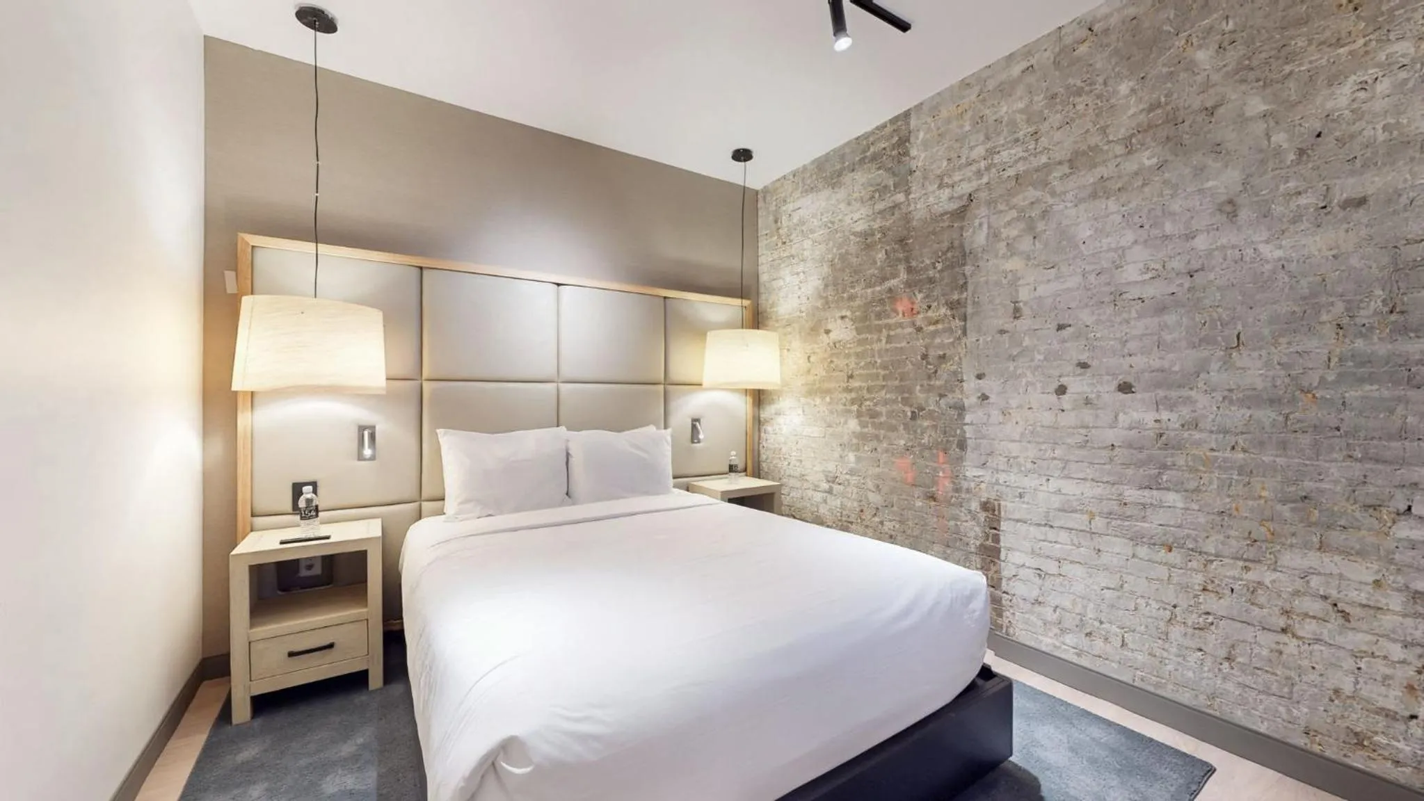 Bed in Studio 154 Hotel