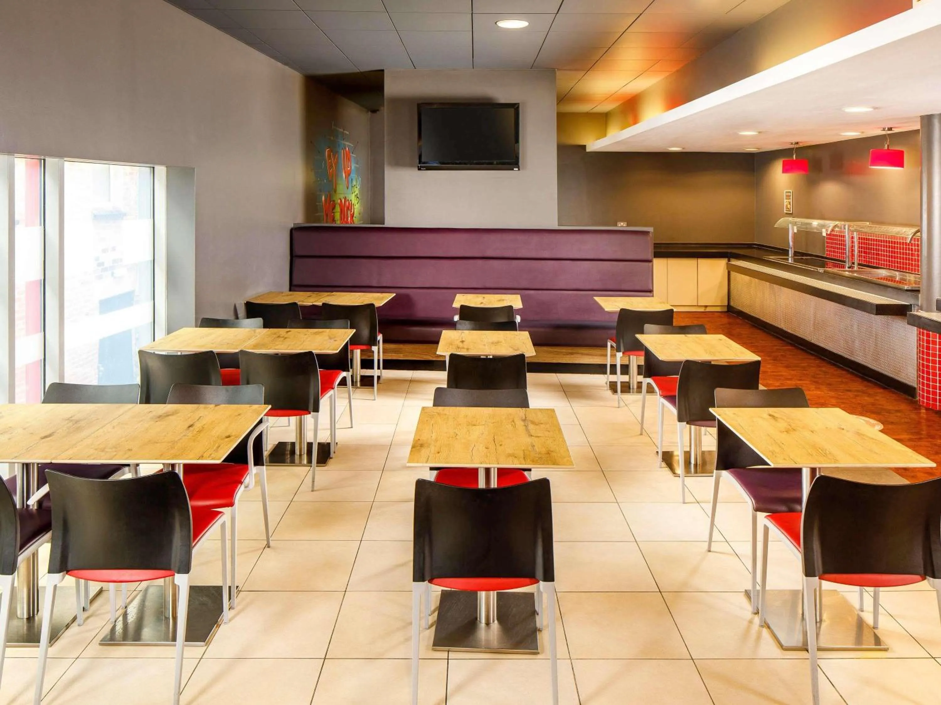 Restaurant/places to eat in ibis Nottingham Centre