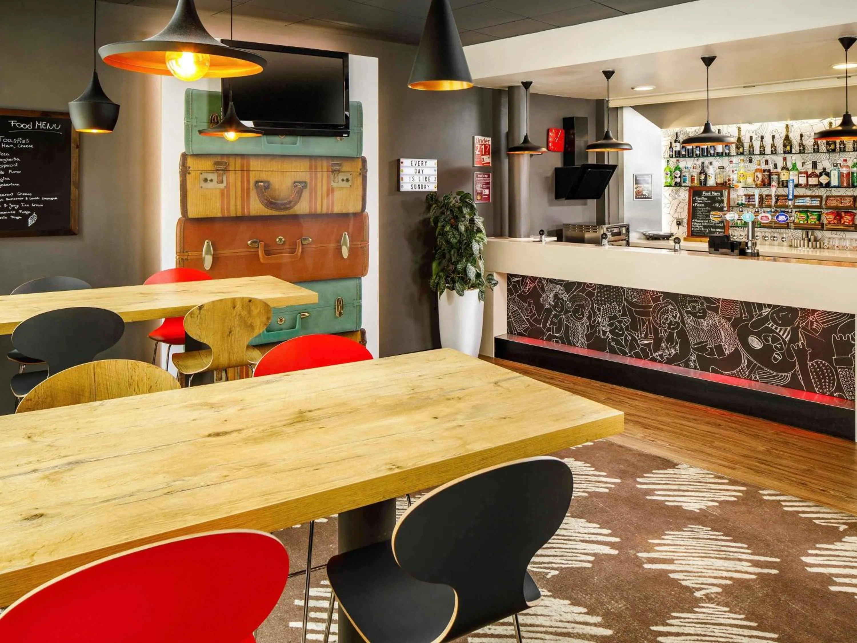 Restaurant/places to eat in ibis Nottingham Centre