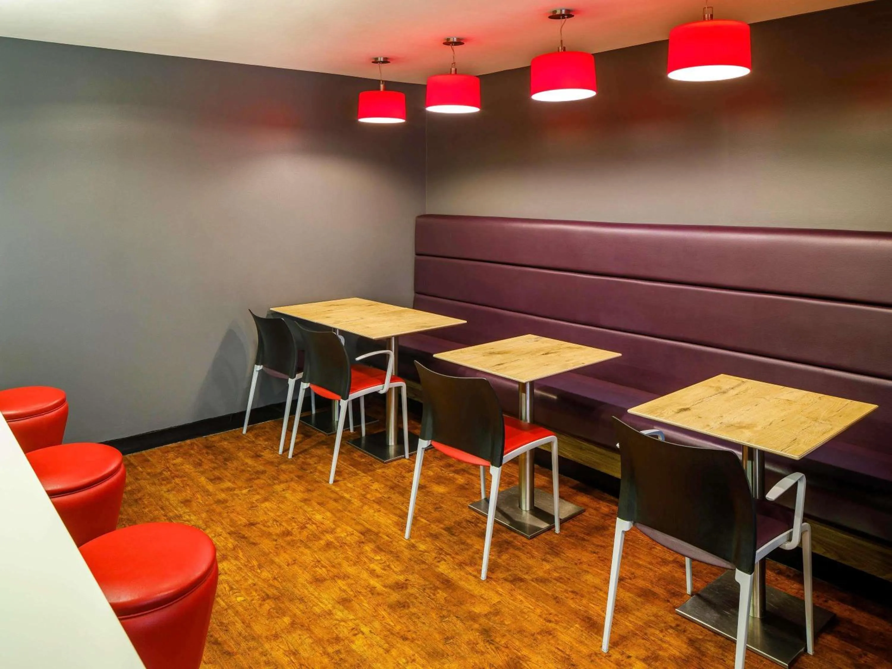 Restaurant/places to eat in ibis Nottingham Centre