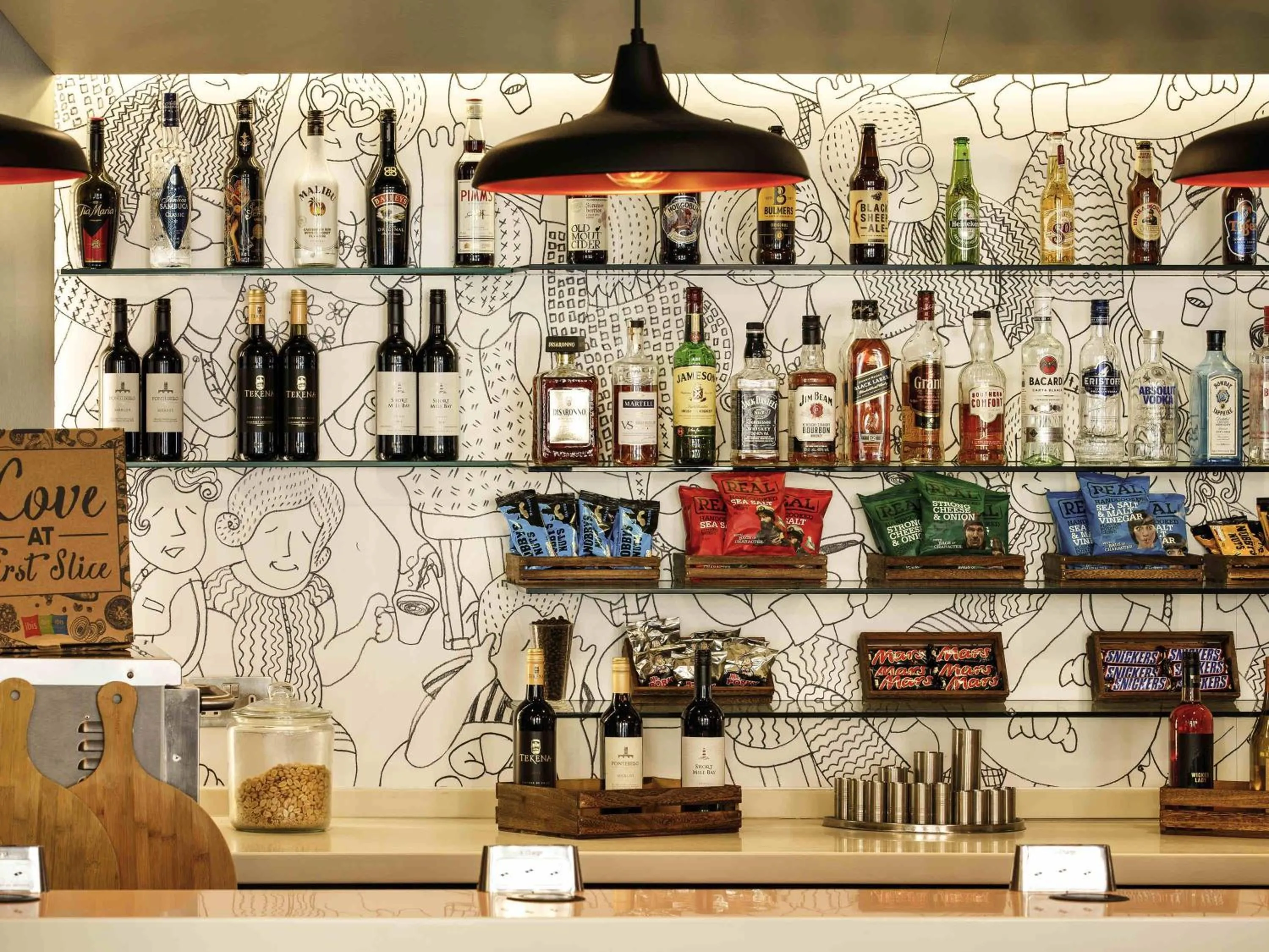 Lounge or bar in ibis Nottingham Centre