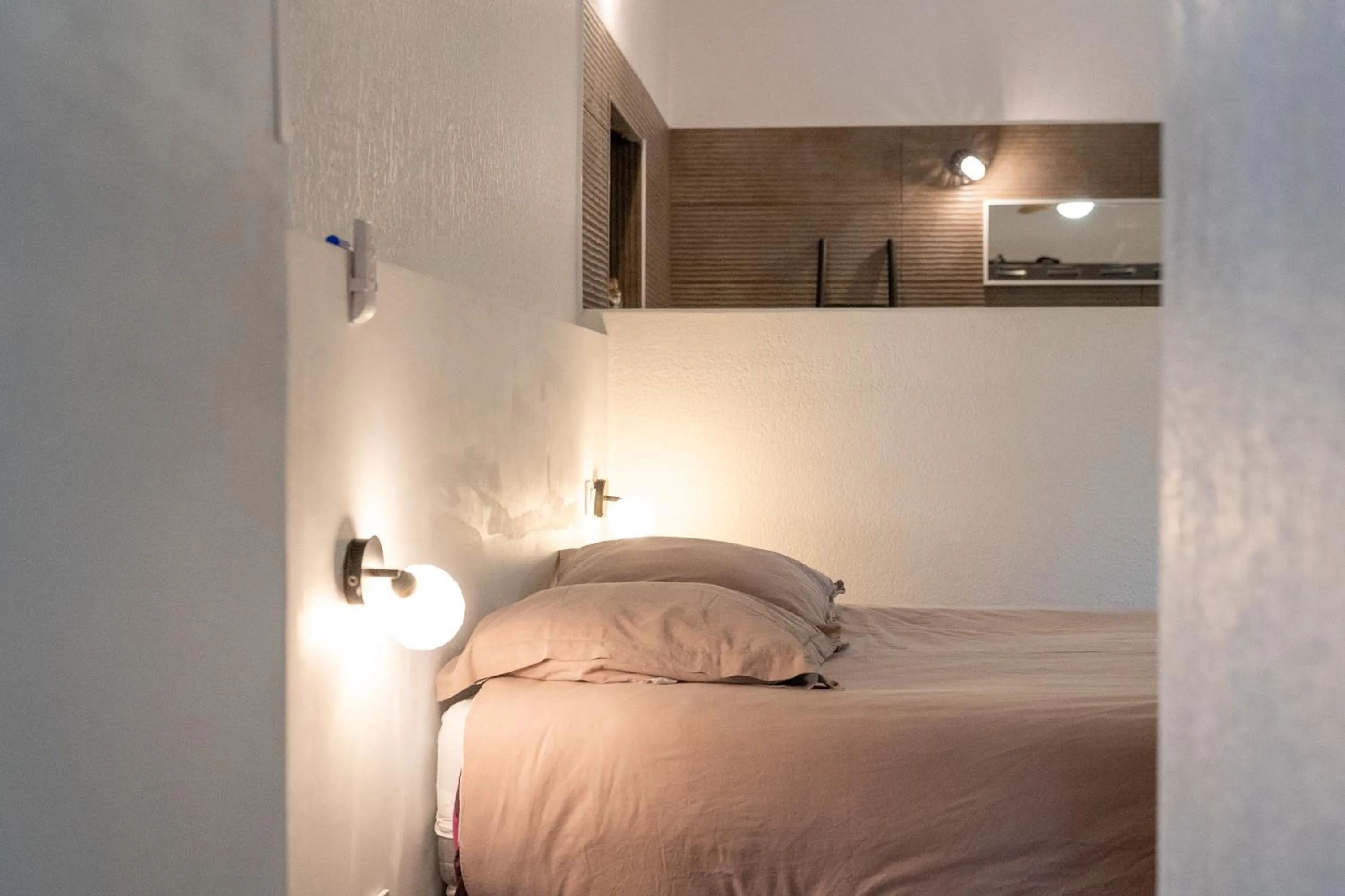 Bed in Château Fourclins Domaine privatif 15 personnes Parc & Bassin naturel Proche Toulouse