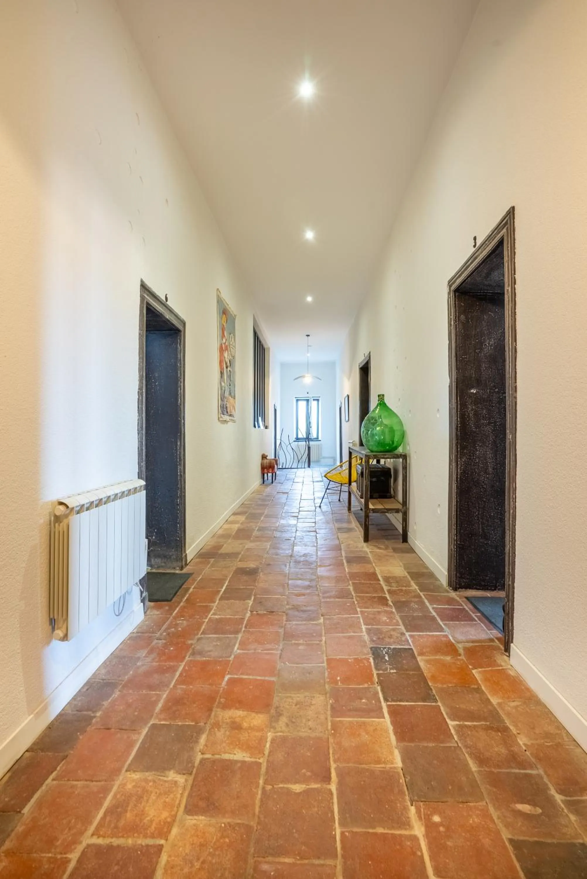 Property building in Château Fourclins Domaine privatif 15 personnes Parc & Bassin naturel Proche Toulouse