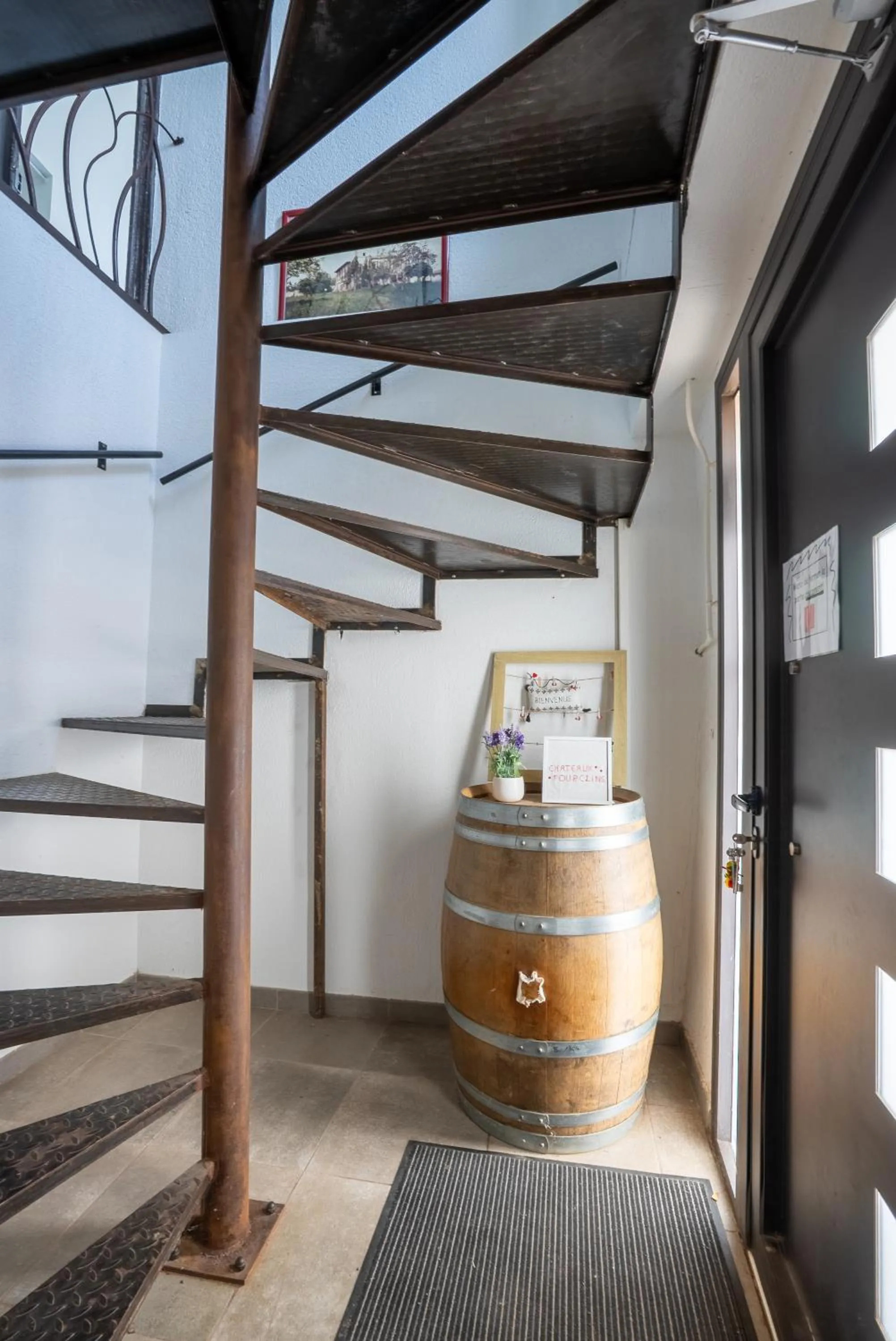 Property building in Château Fourclins Domaine privatif 15 personnes Parc & Bassin naturel Proche Toulouse