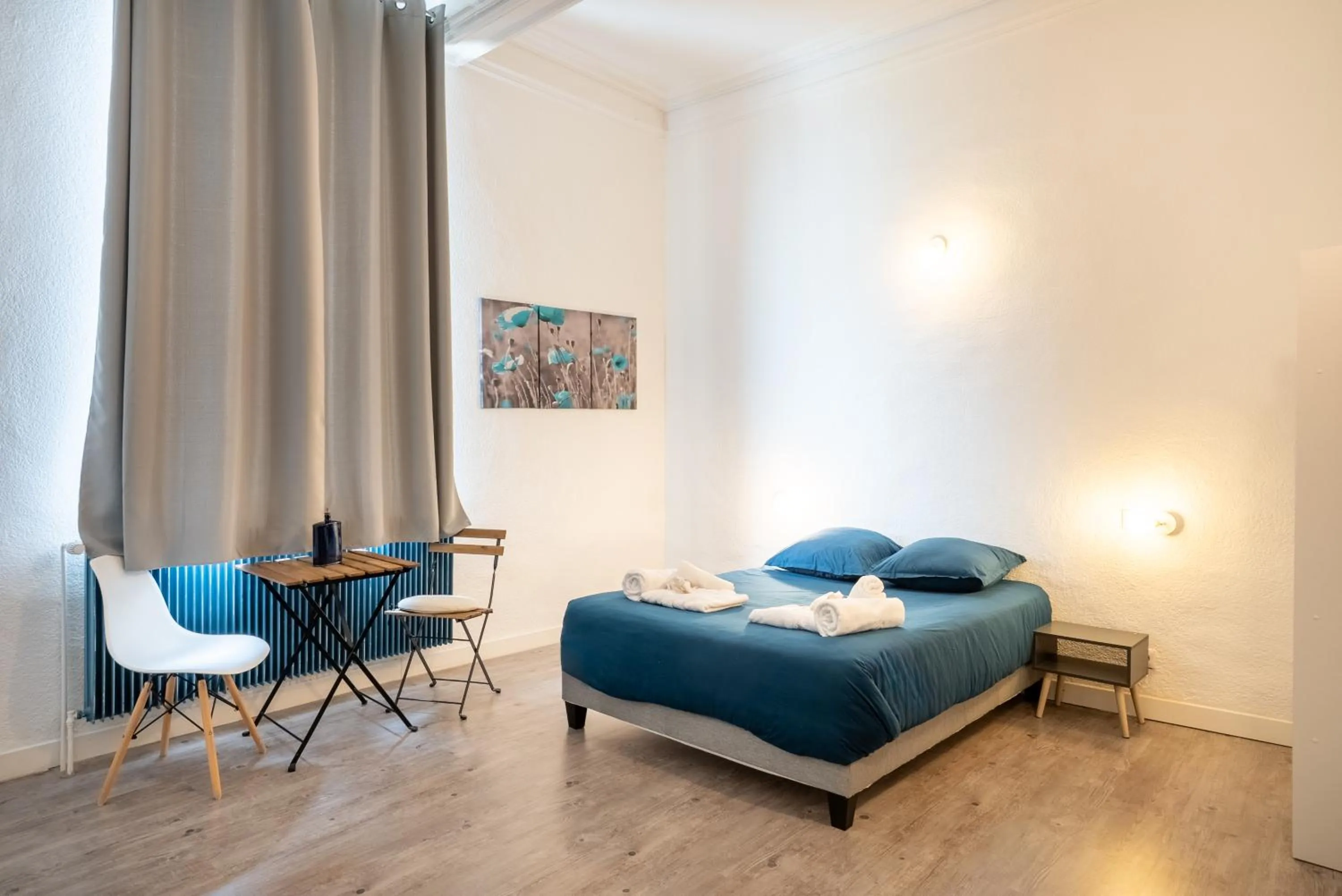 Bed in Château Fourclins Domaine privatif 15 personnes Parc & Bassin naturel Proche Toulouse