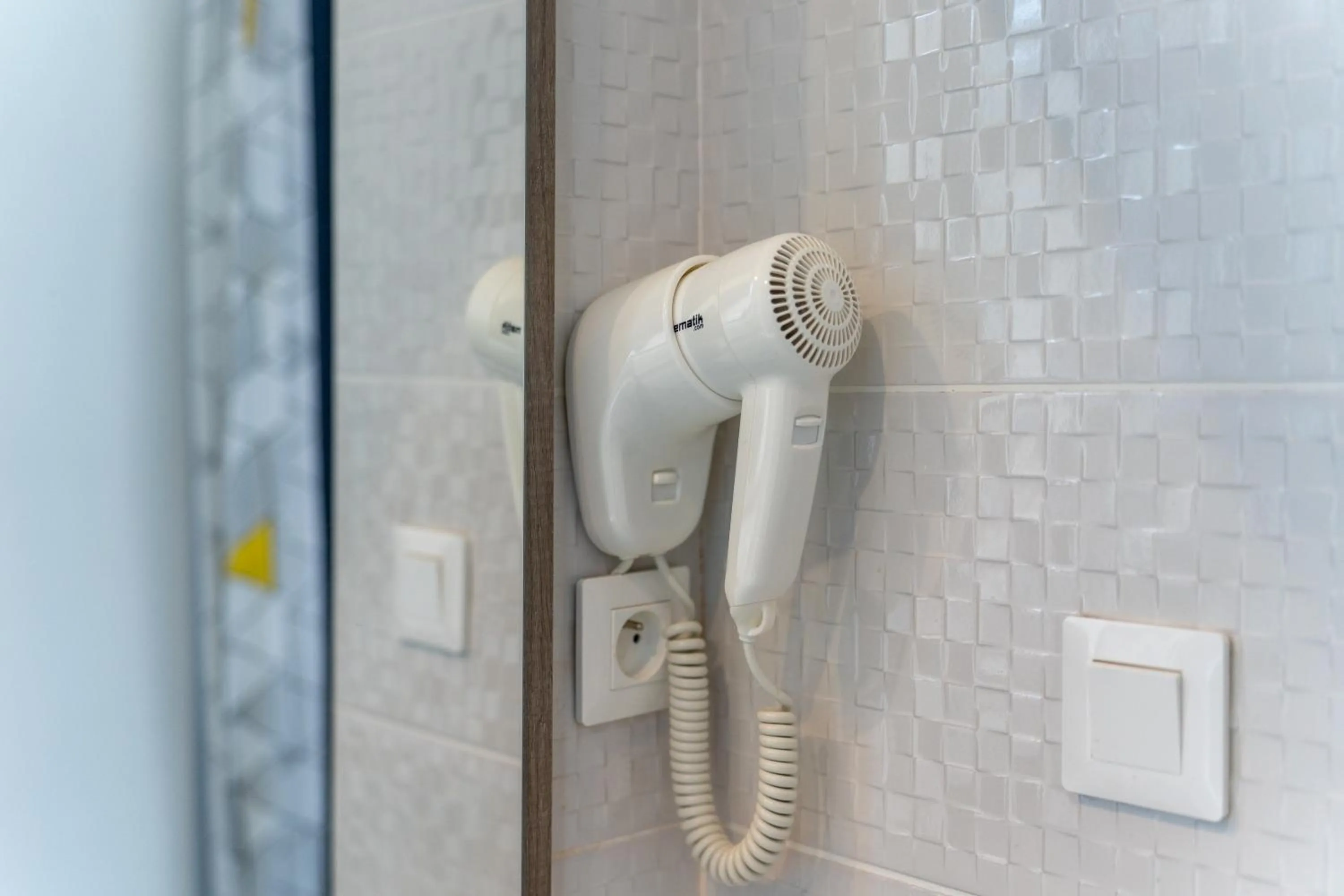 Shower in Château Fourclins Domaine privatif 15 personnes Parc & Bassin naturel Proche Toulouse