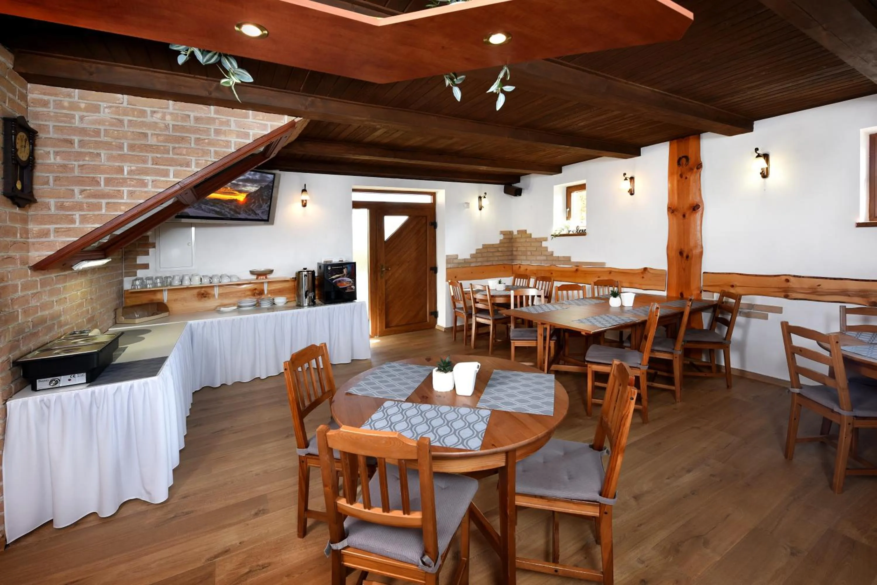 Communal lounge/ TV room in Vila Martina