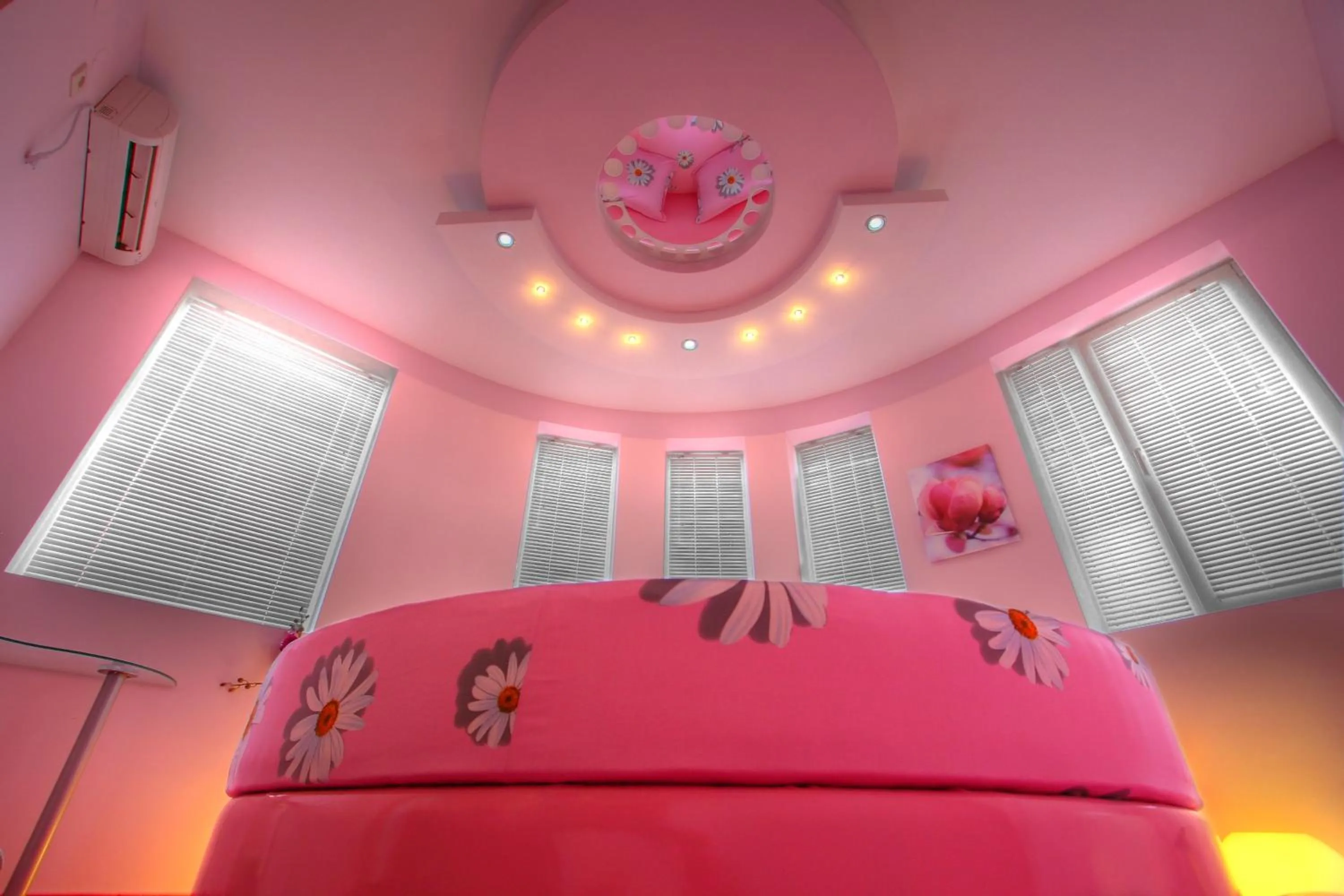 Decorative detail in Family Hotel Mania