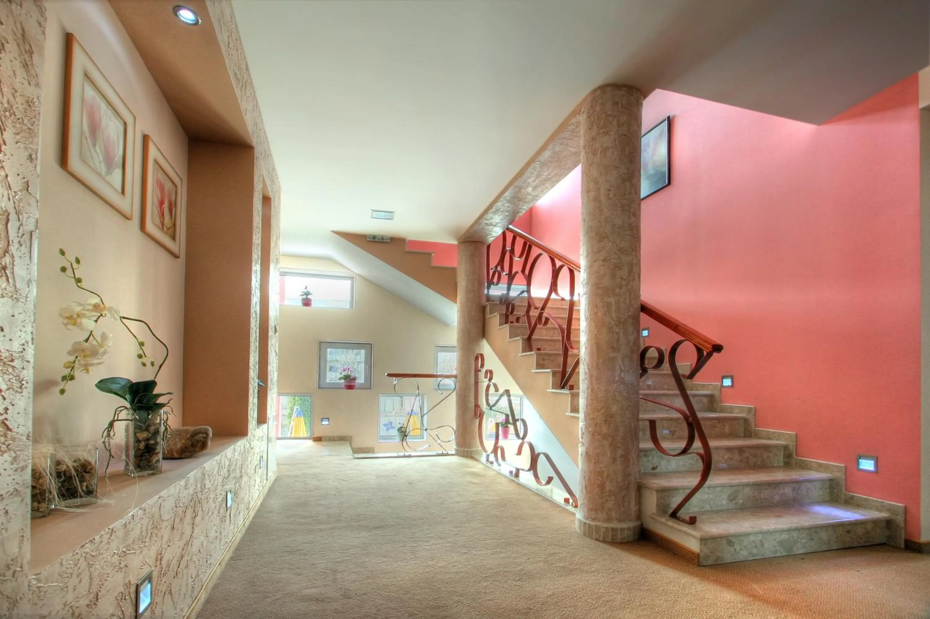 Area and facilities in Family Hotel Mania