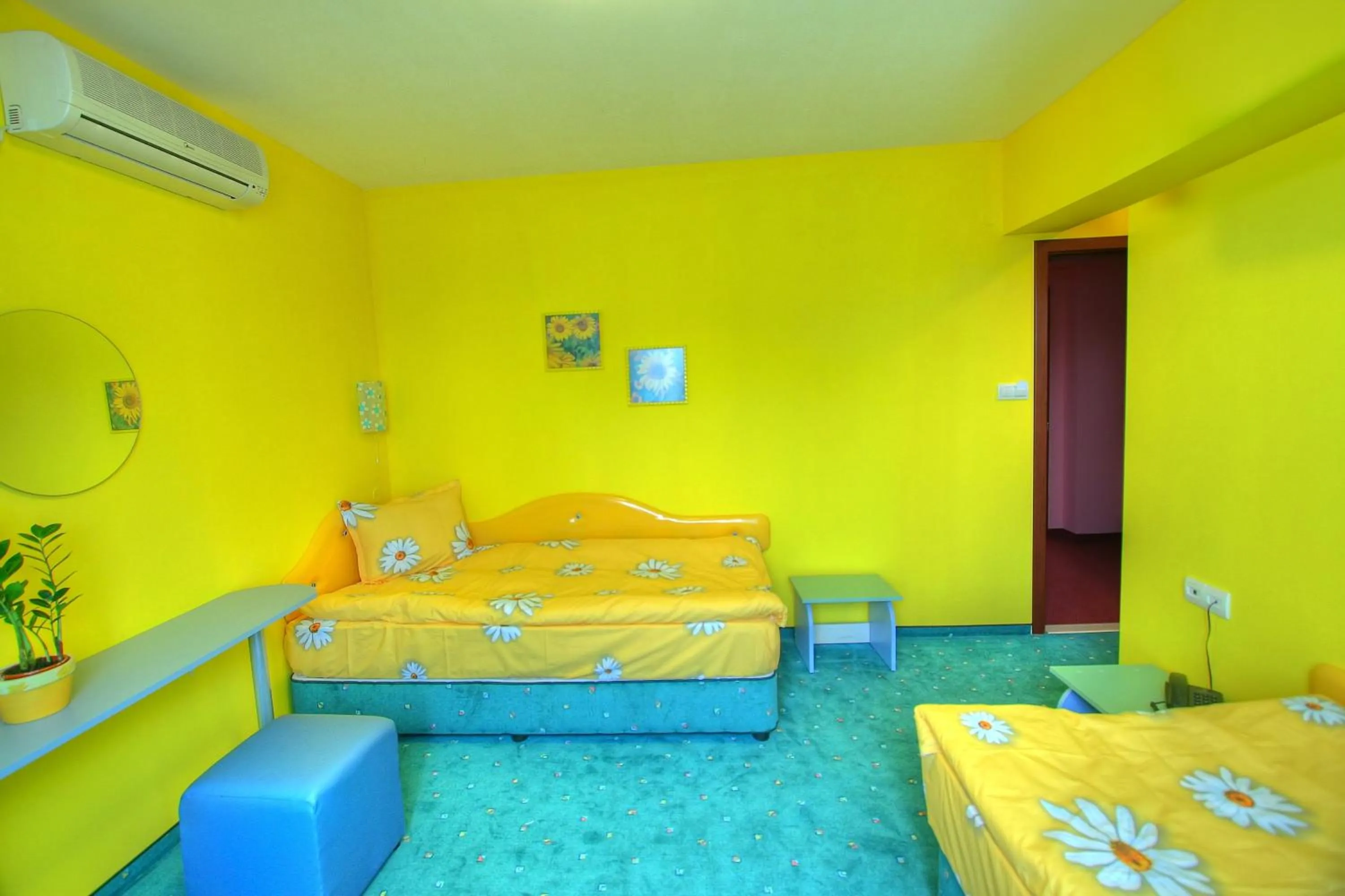 Photo of the whole room in Family Hotel Mania