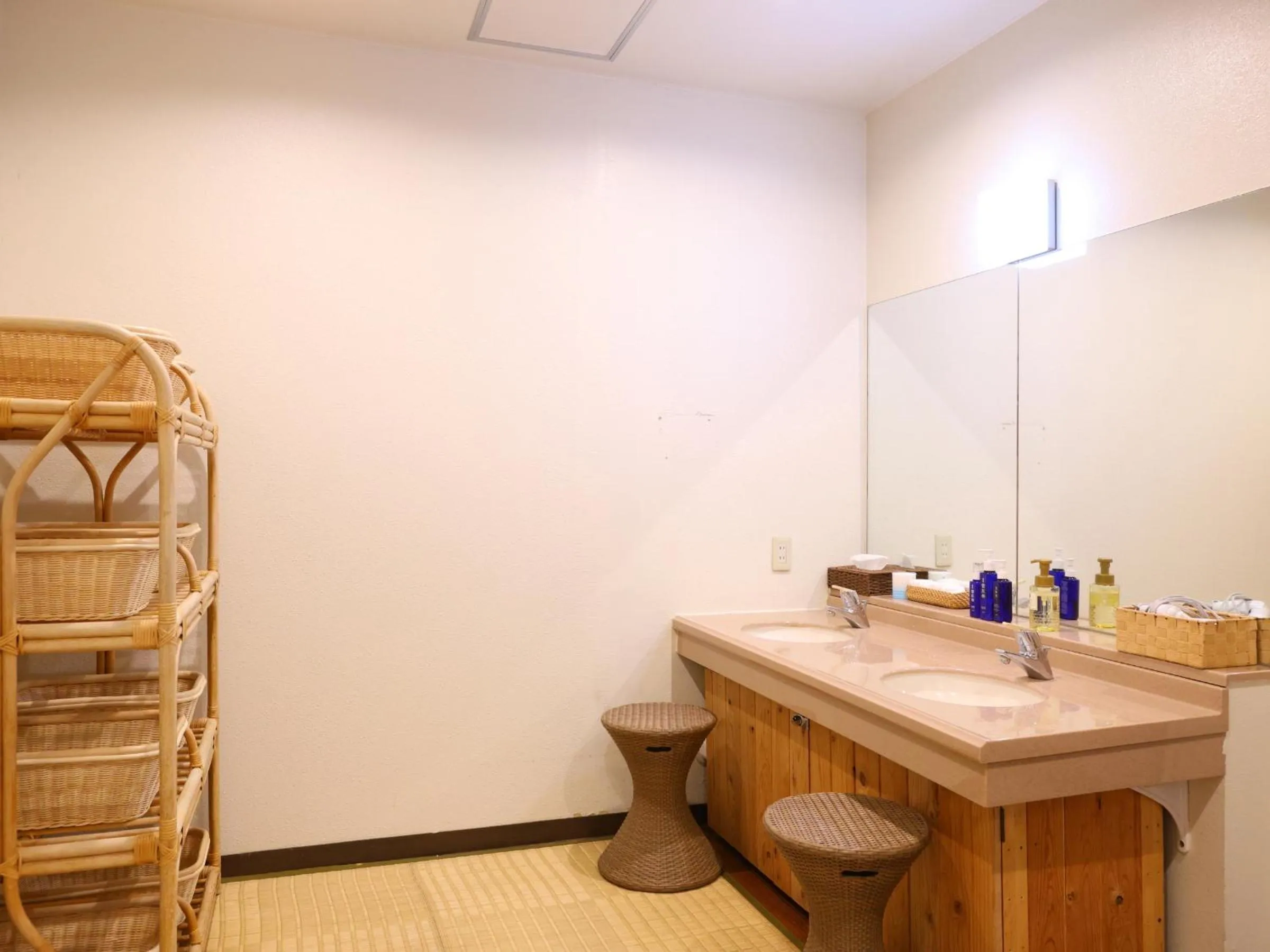 Public Bath in Shoji Mount Hotel