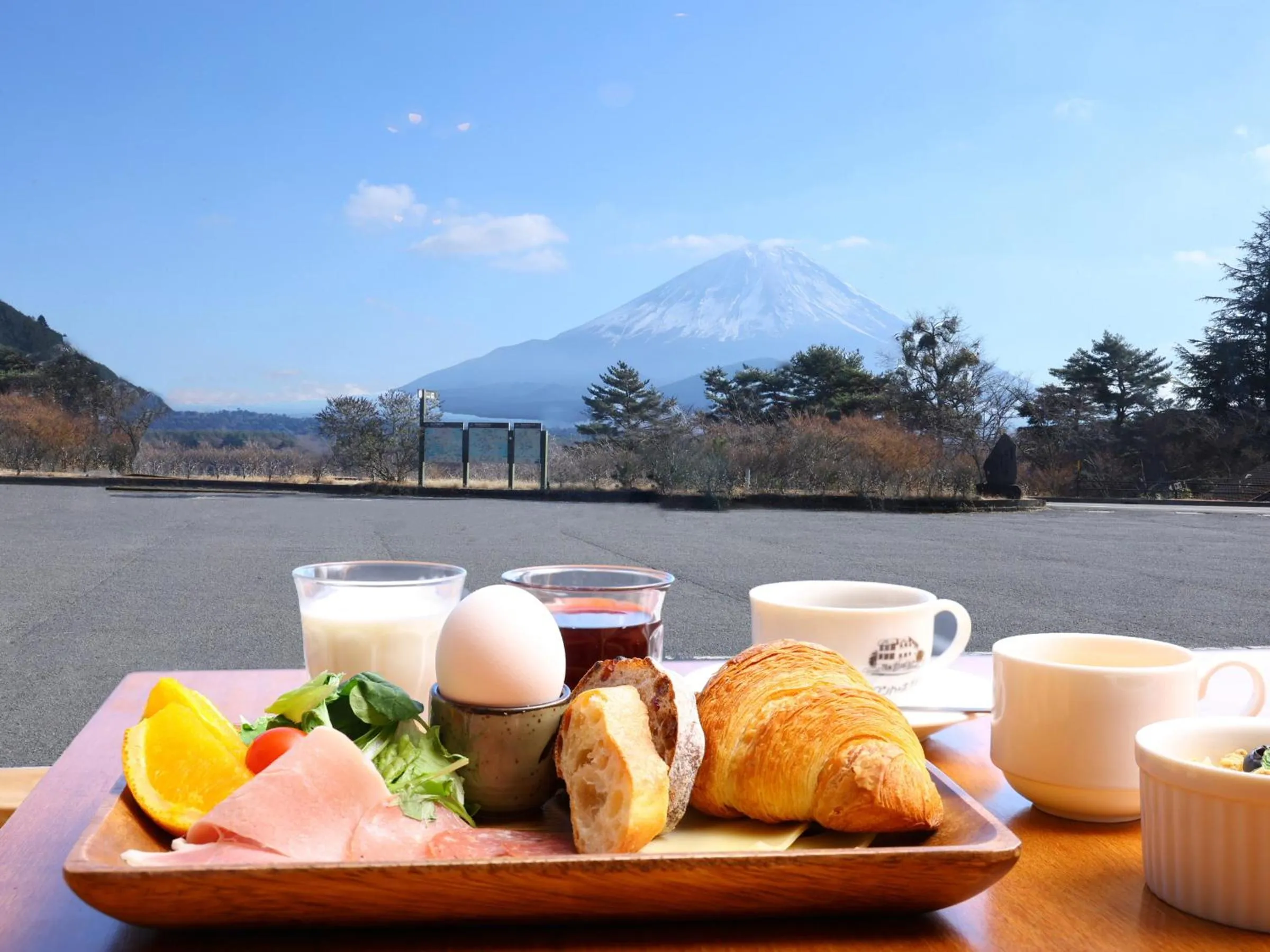 Restaurant/places to eat in Shoji Mount Hotel