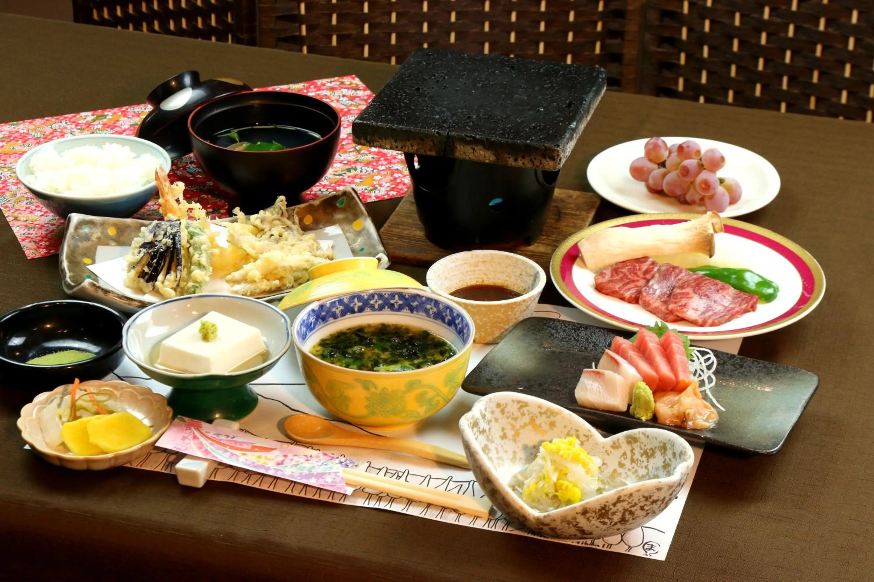 Food in Shoji Mount Hotel