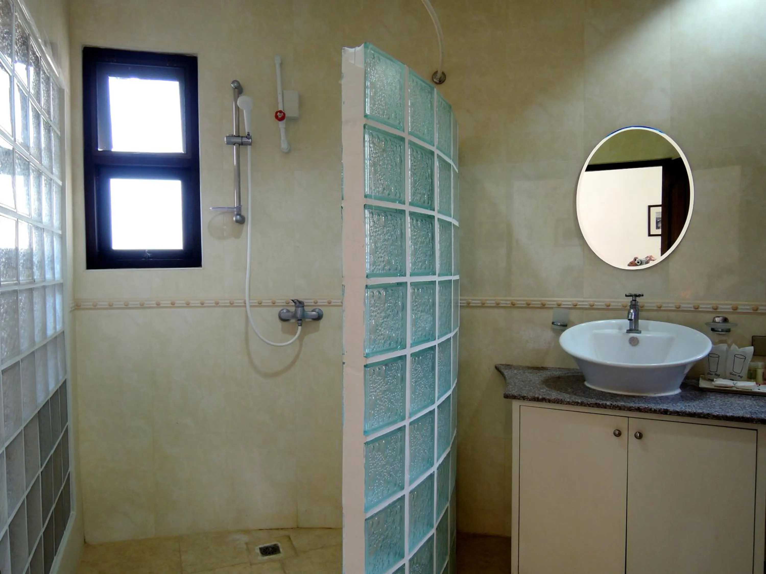 Bathroom in Mango Spa & Resort