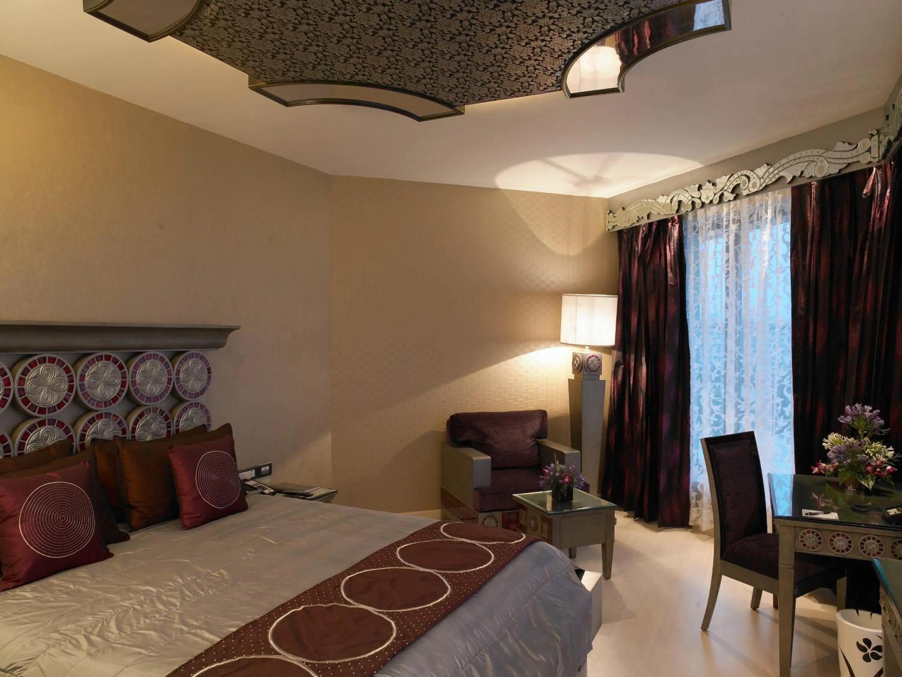Photo of the whole room, Bed in The Zuri Whitefield Bengaluru