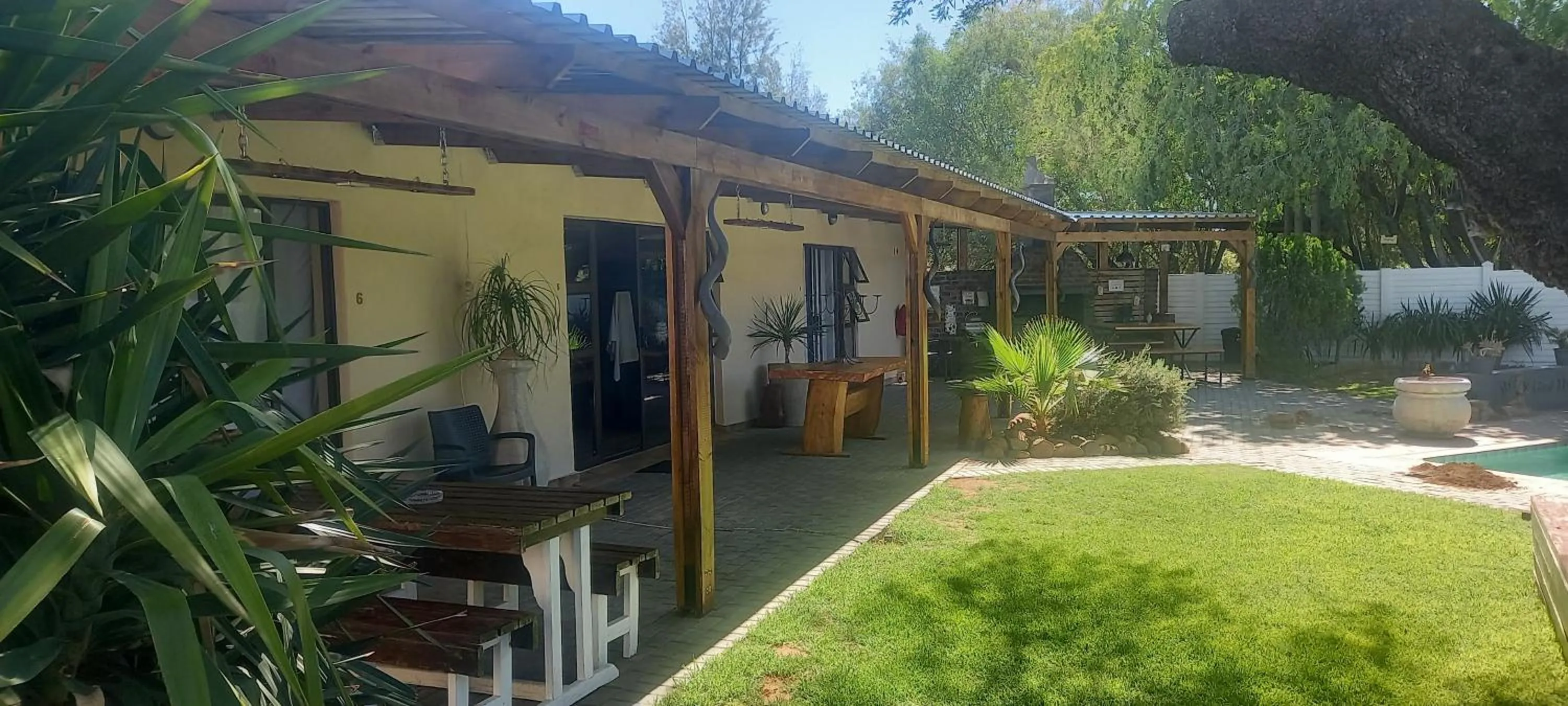 Property building in Potties Guesthouse