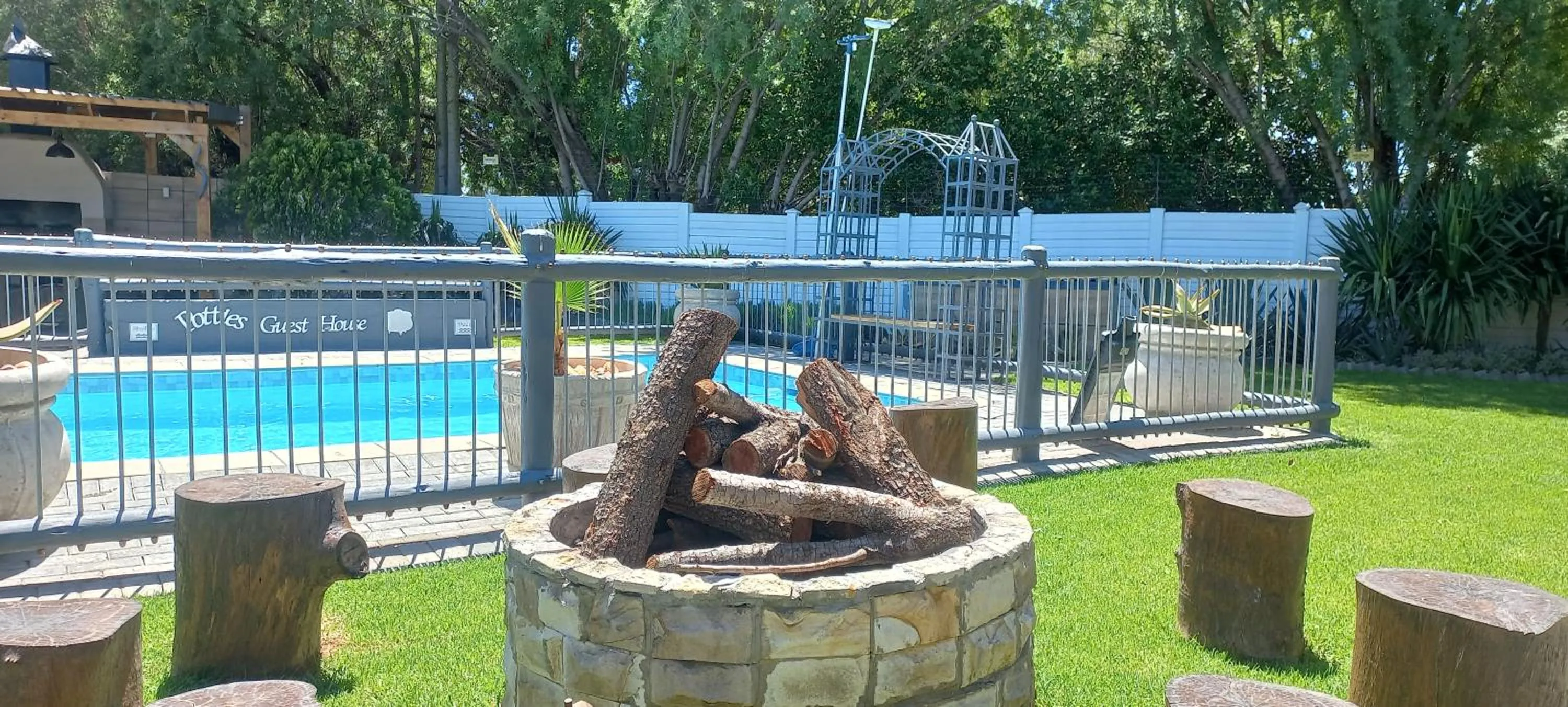 Day in Potties Guesthouse