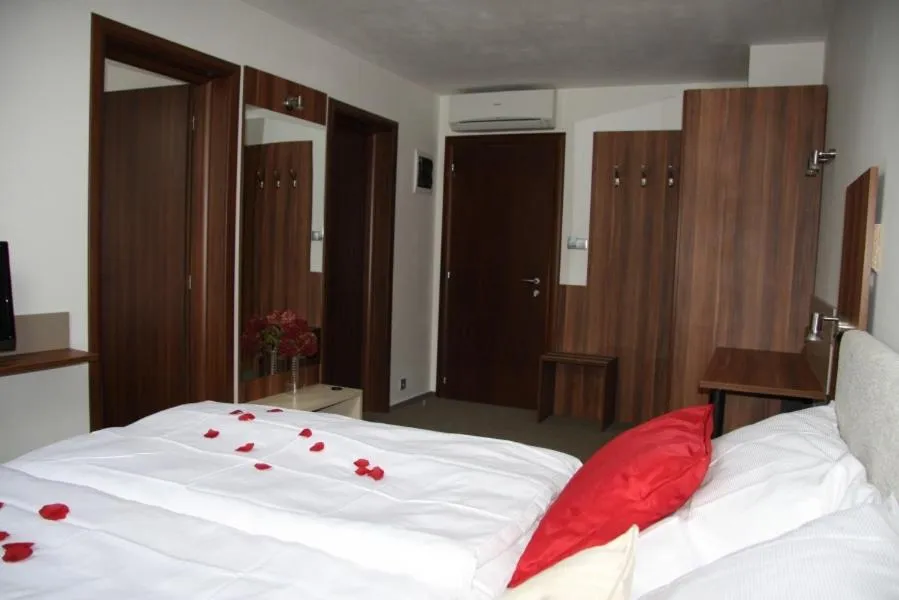 Photo of the whole room, Bed in Art Hotel Podebrady