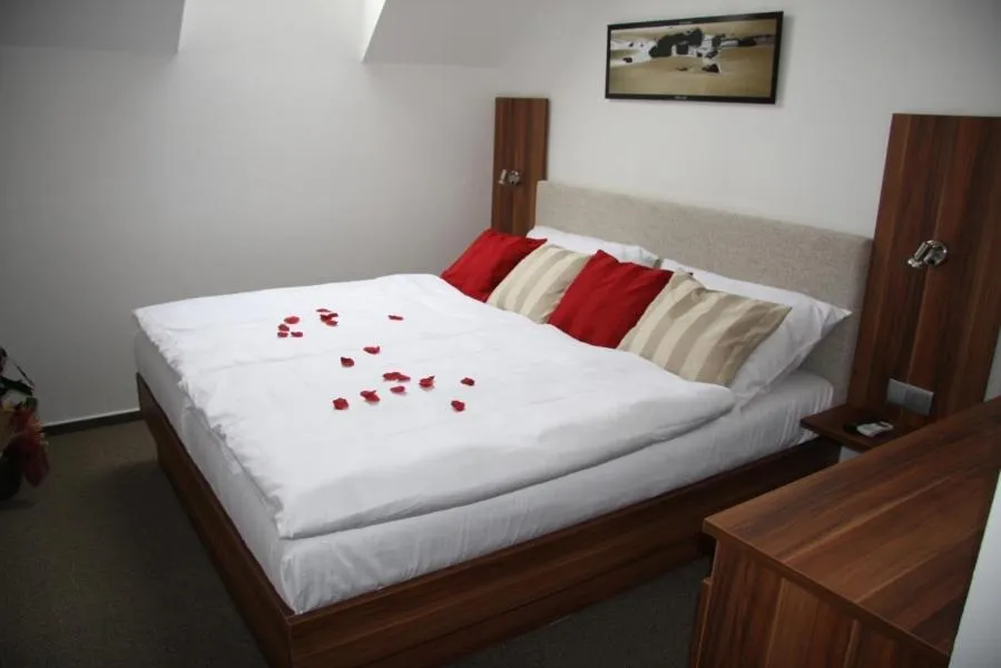 Photo of the whole room, Bed in Art Hotel Podebrady