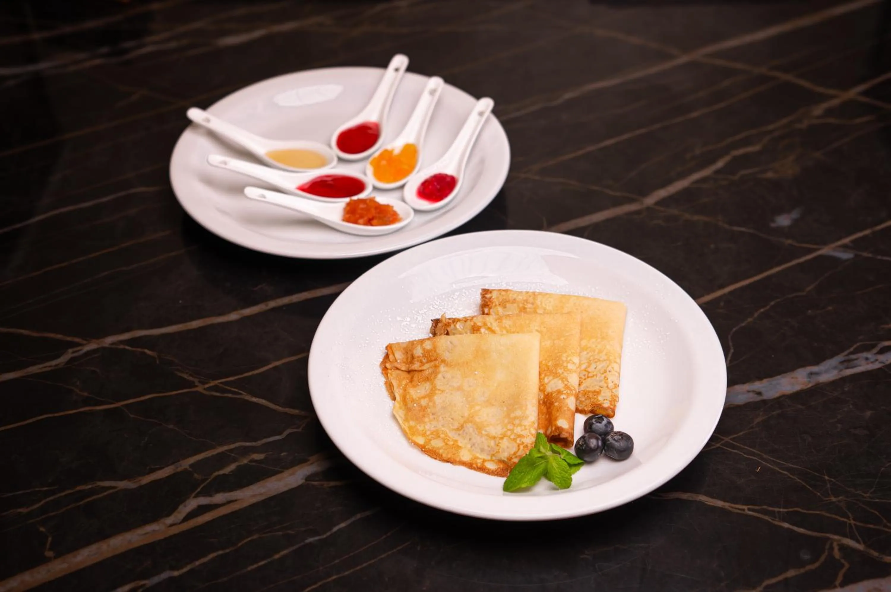 Restaurant/places to eat in Nadiya Hotel