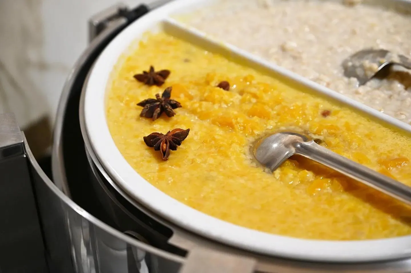 Restaurant/places to eat in Nadiya Hotel