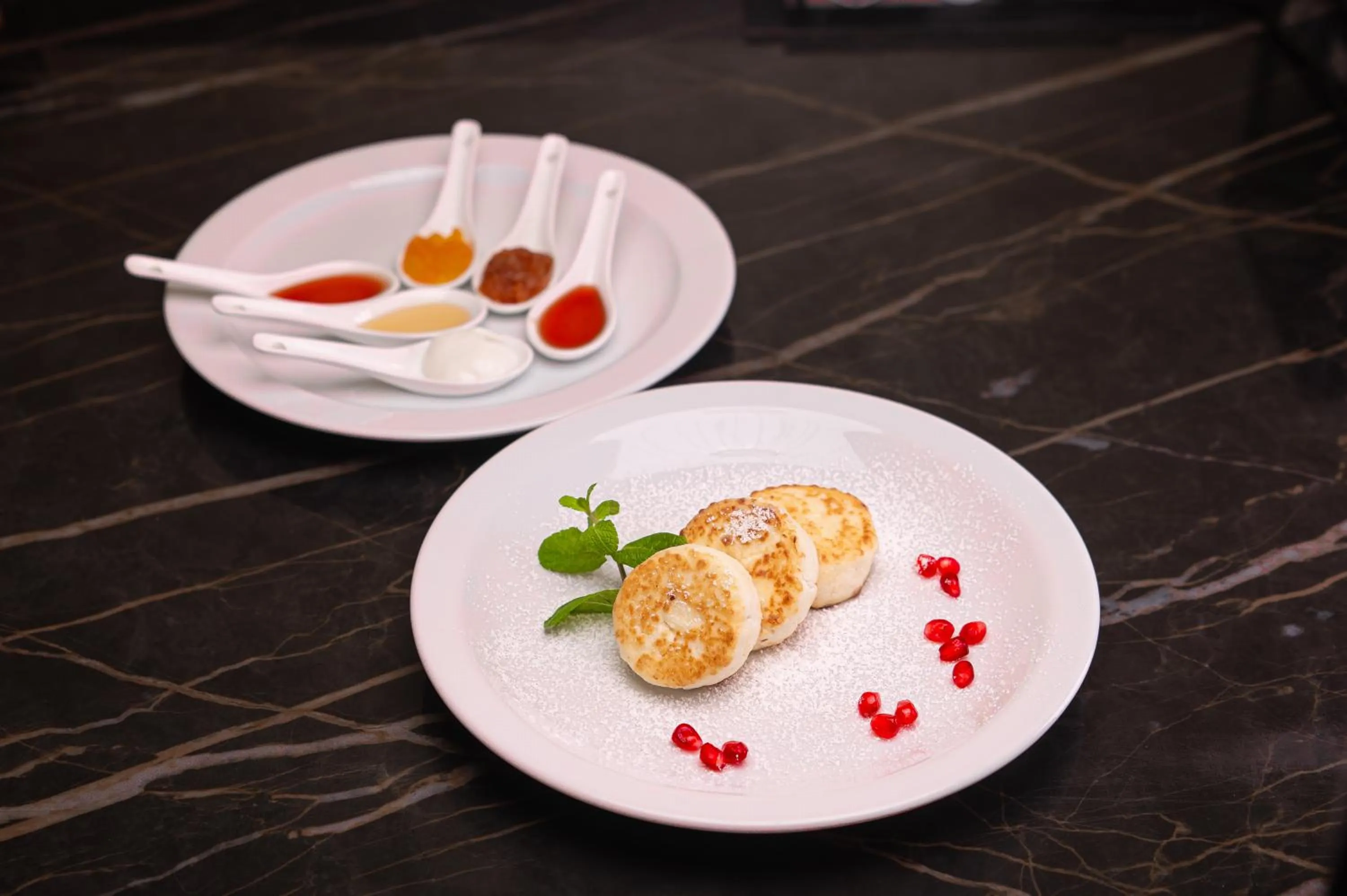 Restaurant/places to eat in Nadiya Hotel