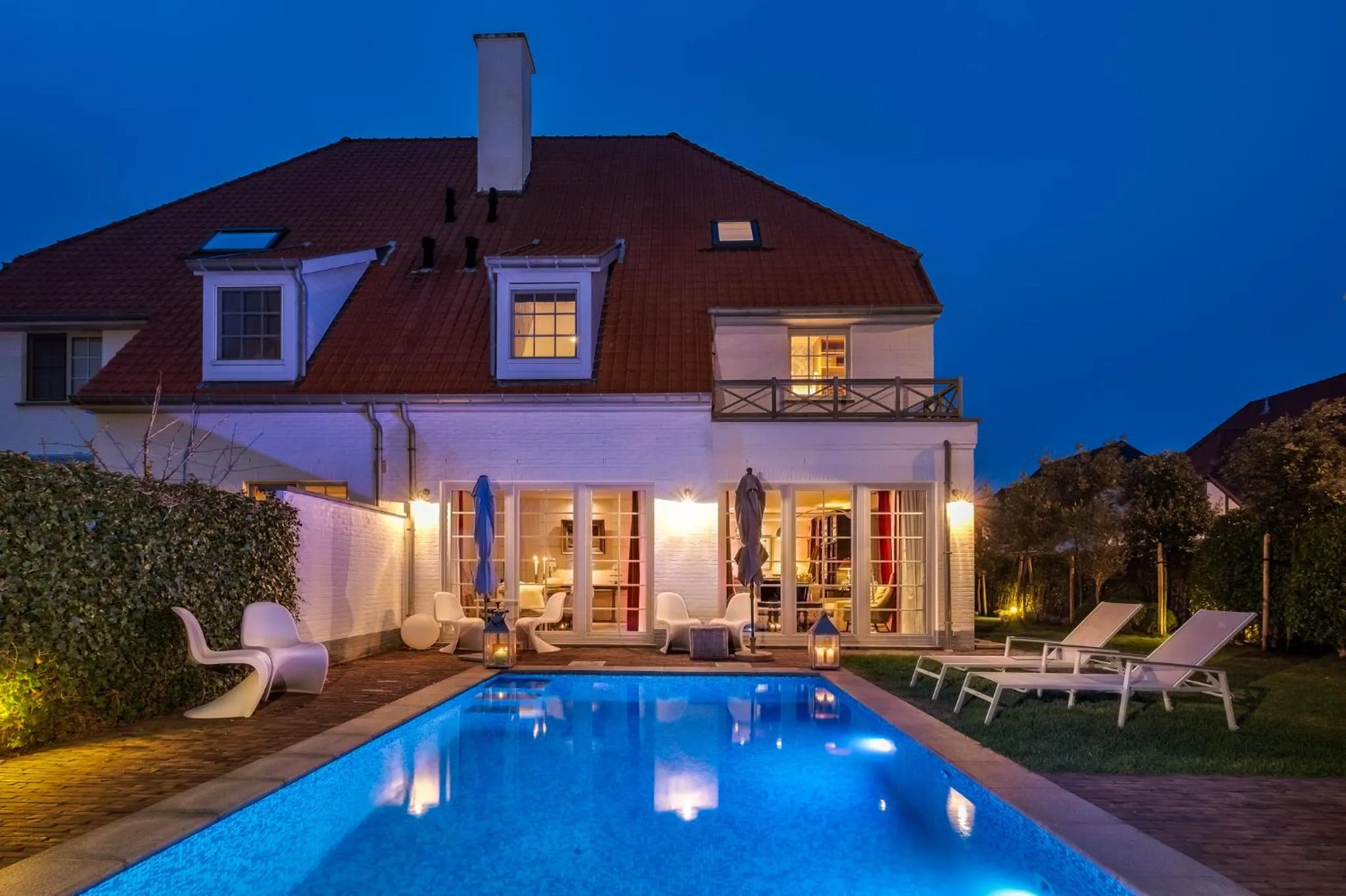 Swimming pool in B&B Maison seki