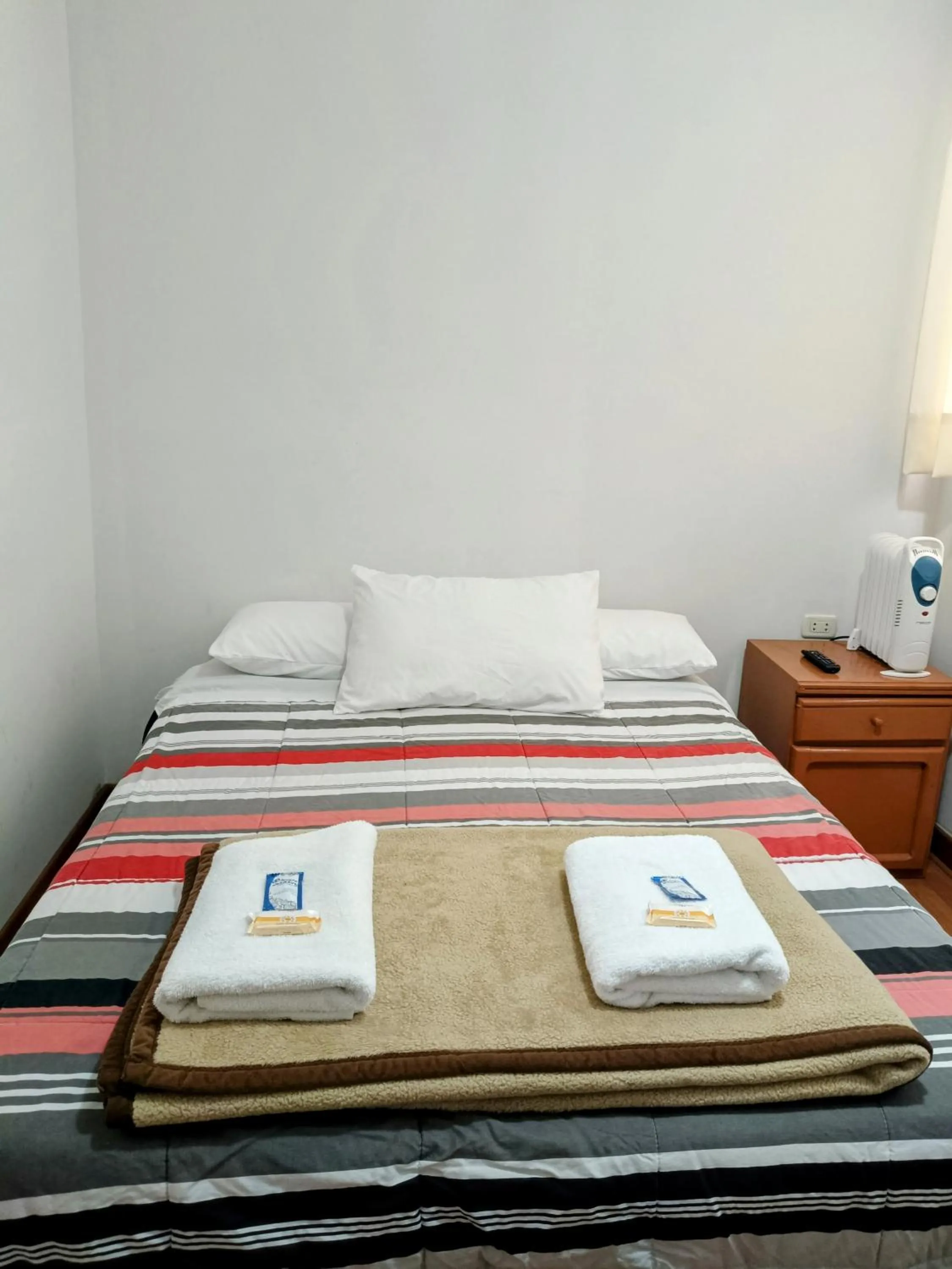 Photo of the whole room, Bed in Samanai Wasi