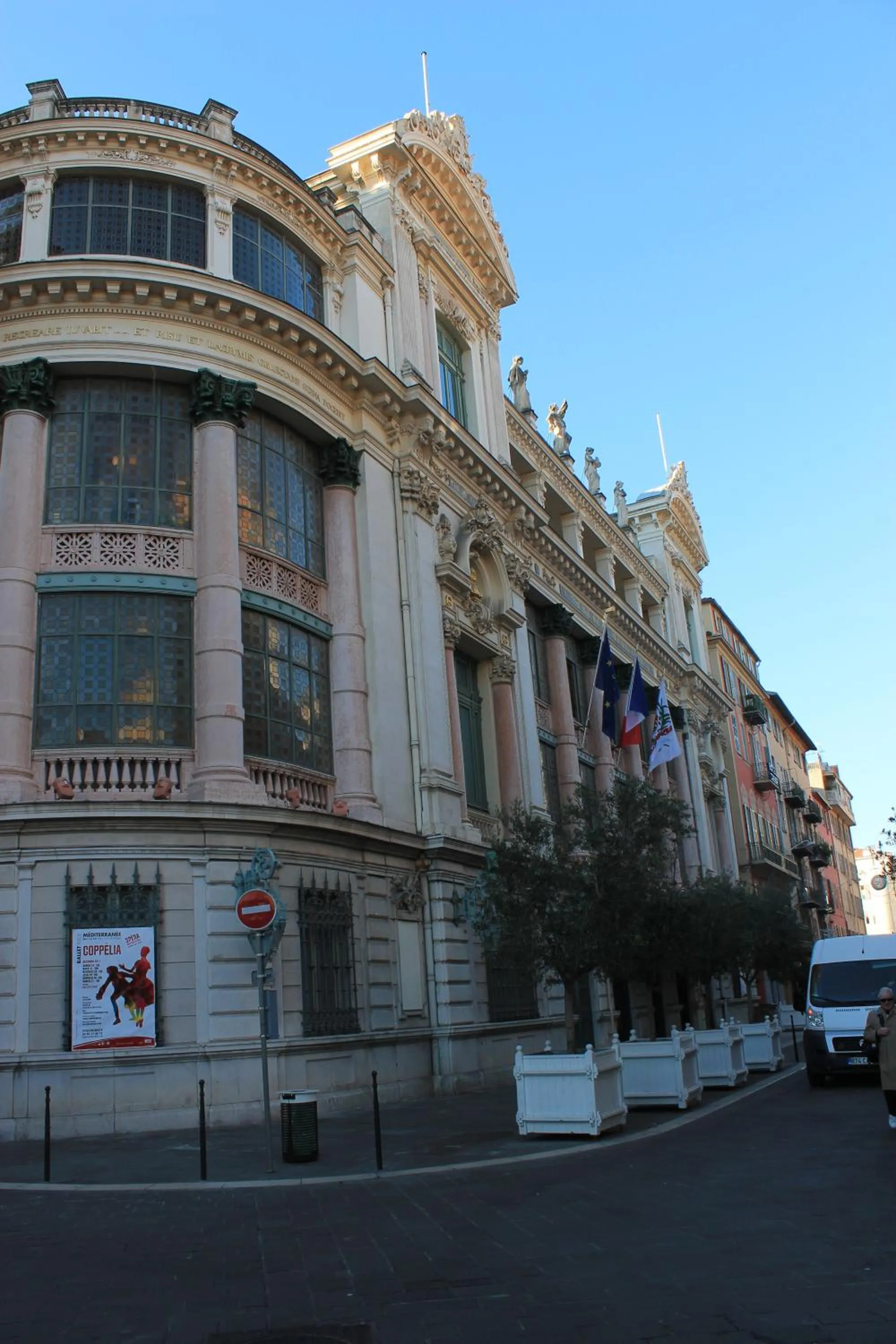 Neighbourhood in Room with a vue