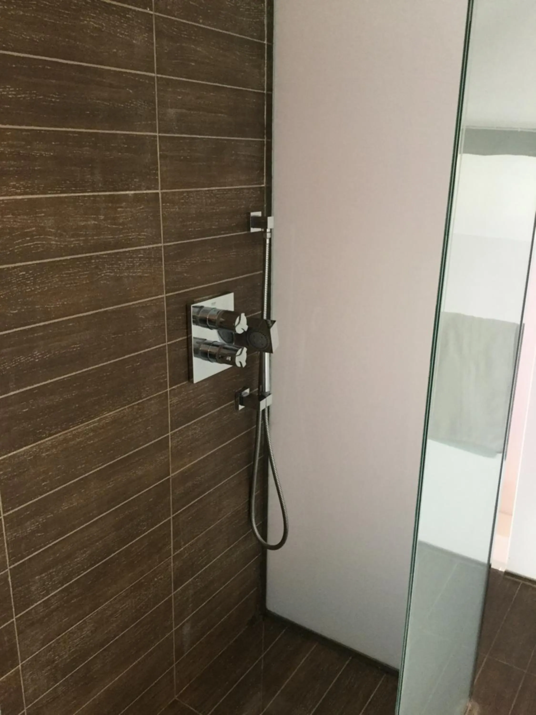 Shower in Room with a vue
