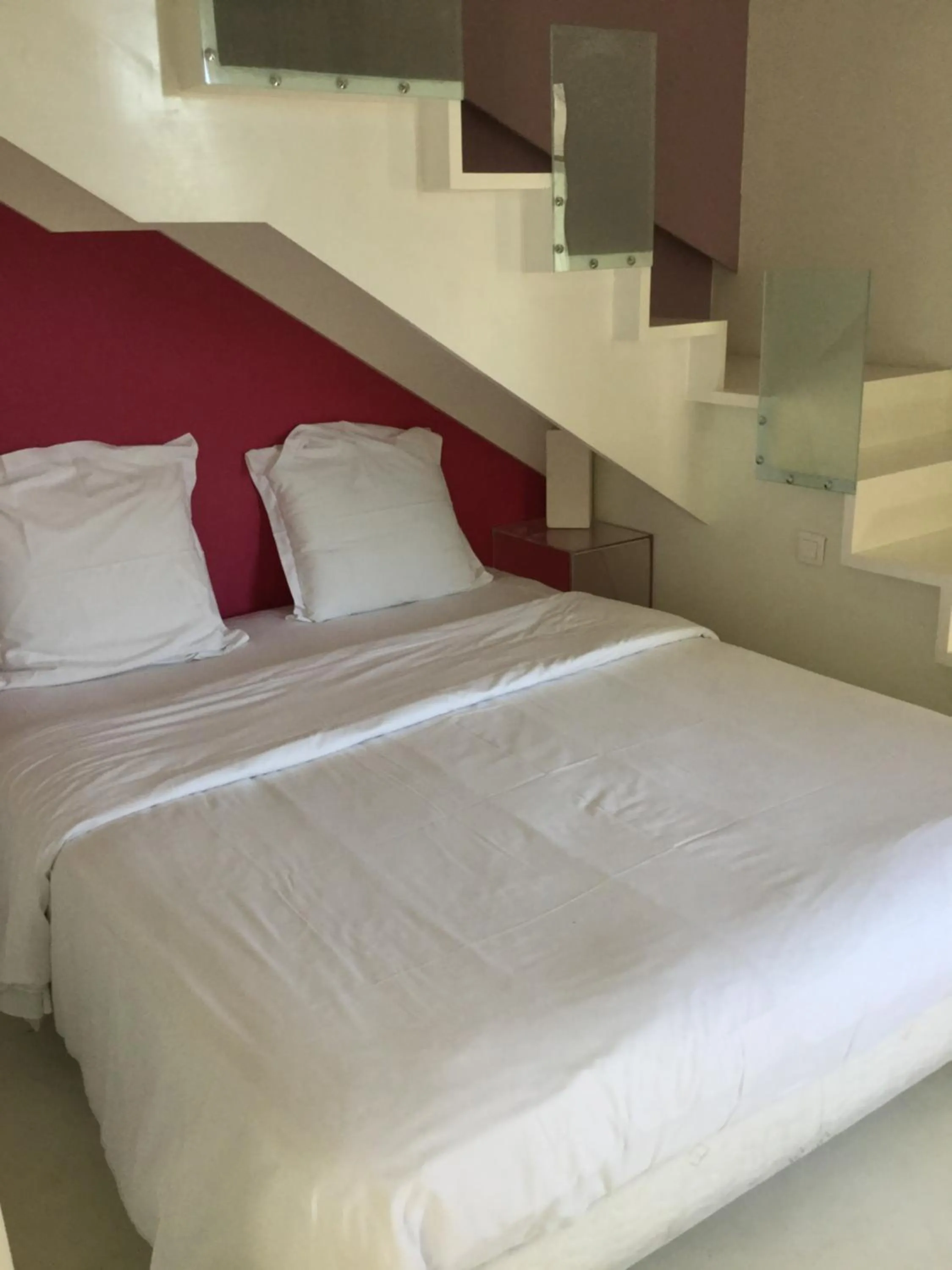 Photo of the whole room, Bed in Room with a vue